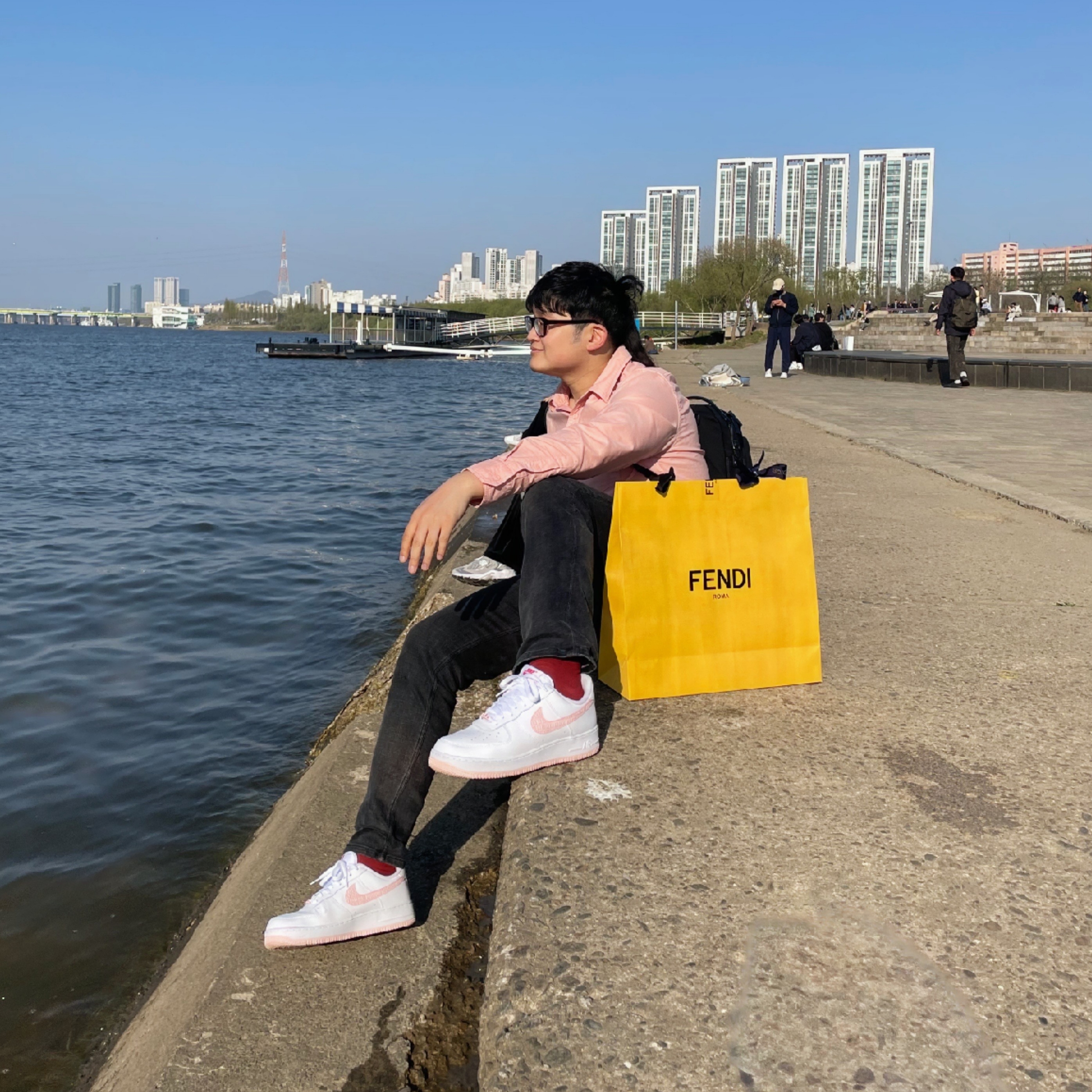 Nike Air Force 1 '07 Valentine's Day 2022 착용 스타일