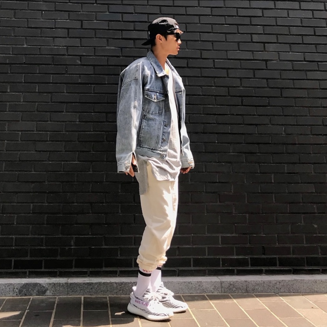 Adidas Yeezy Boost 350 V2 Zebra 2017/2019/2020 착용 스타일 - 2