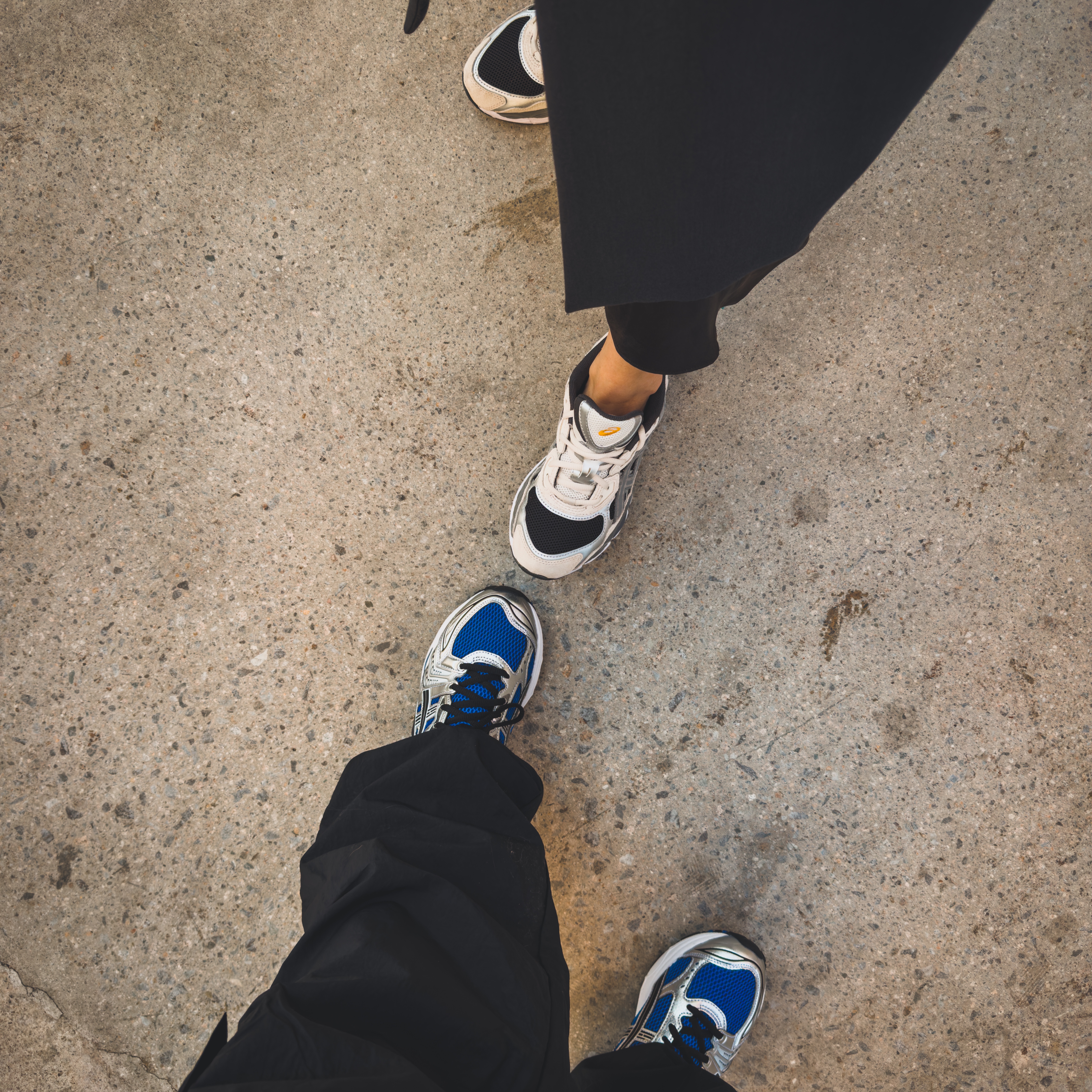 Asics Gel-NYC Black Clay Grey, Asics Gel-Kayano 14 Monaco Blue Black 착용 스타일