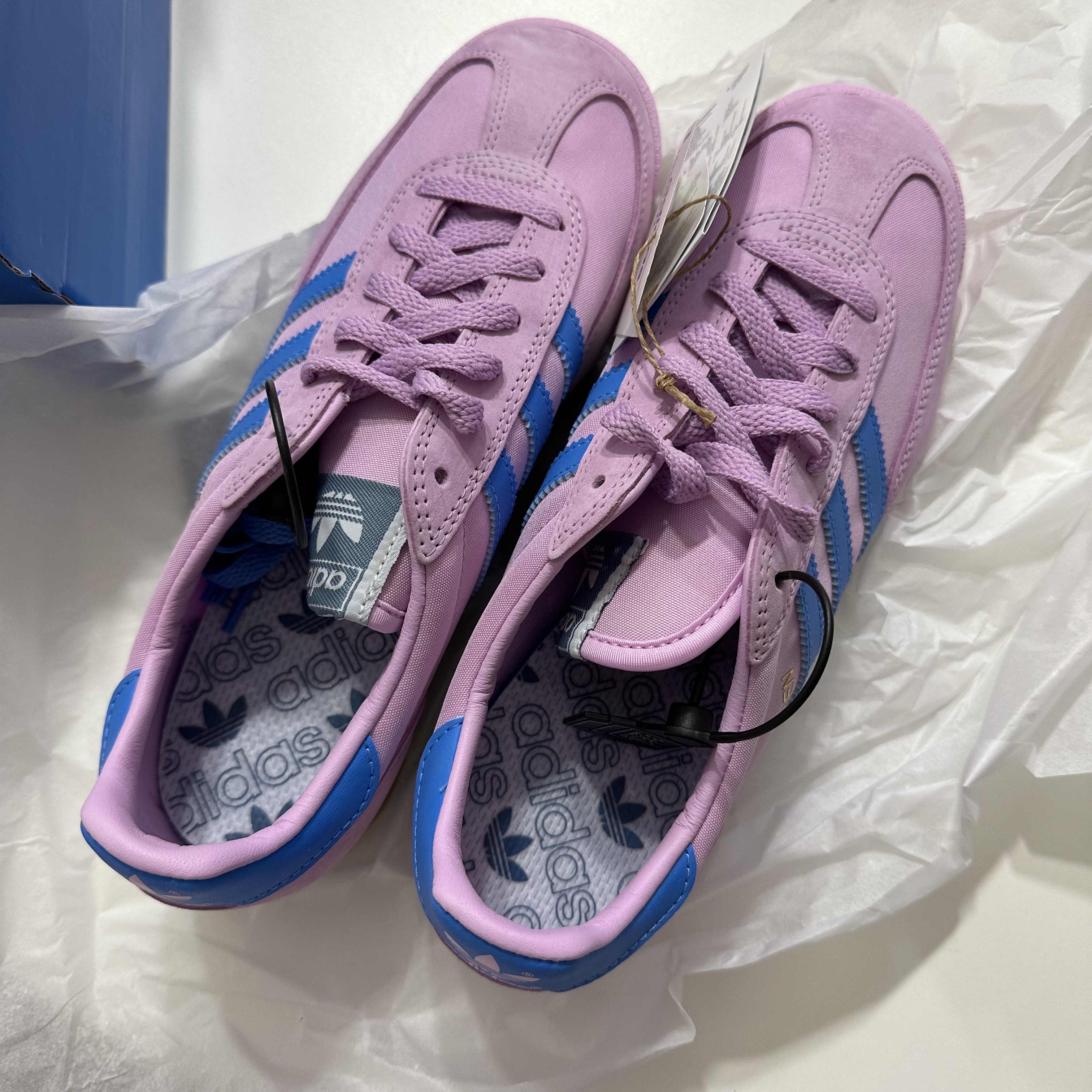 Adidas Joggen OG Bliss Lilac - Size? Exclusive 착용 스타일