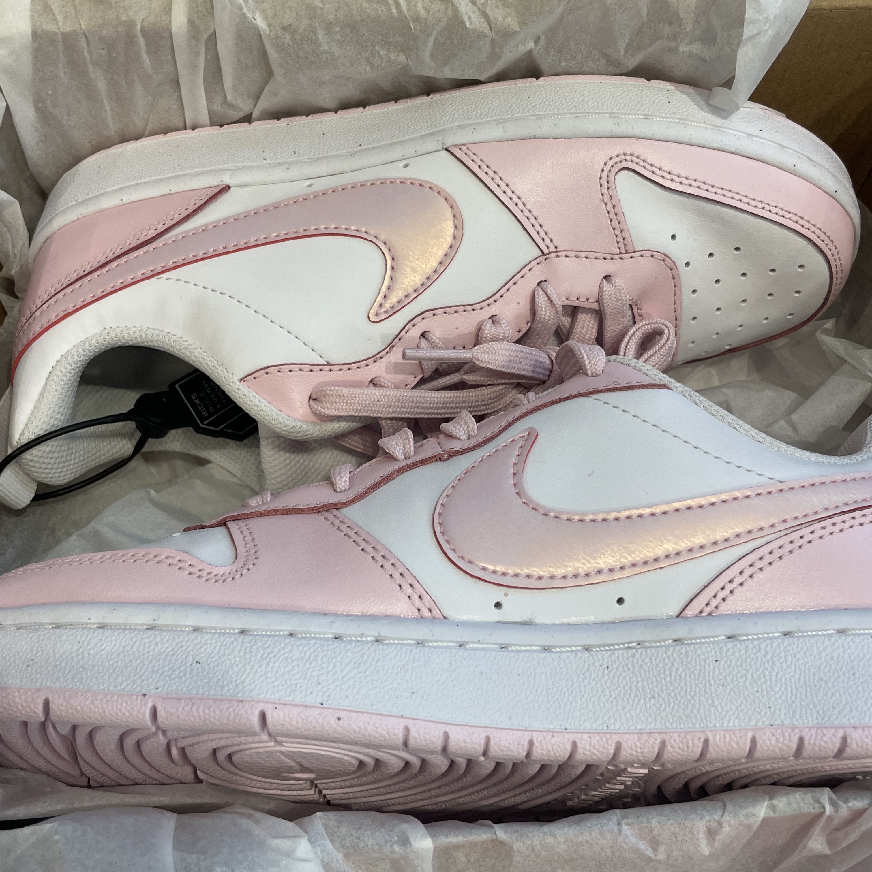 (GS) Nike Court Borough 2 SE White Pink Foam 착용 스타일 - 2
