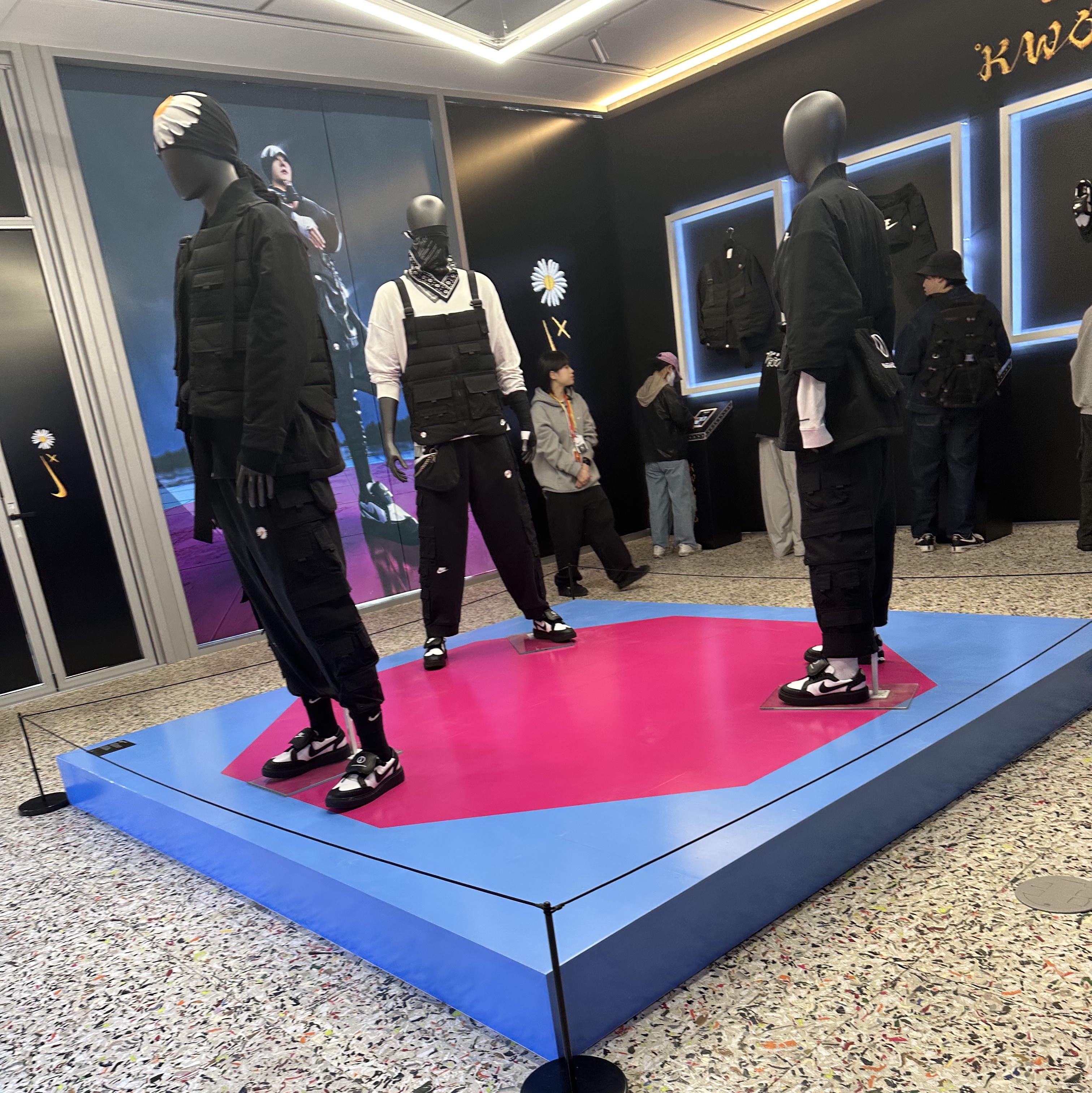 Nike x Peaceminusone Wide Pants Black (DR0096-010), Nike x Peaceminusone Kwondo1 Black and White 착용 스타일