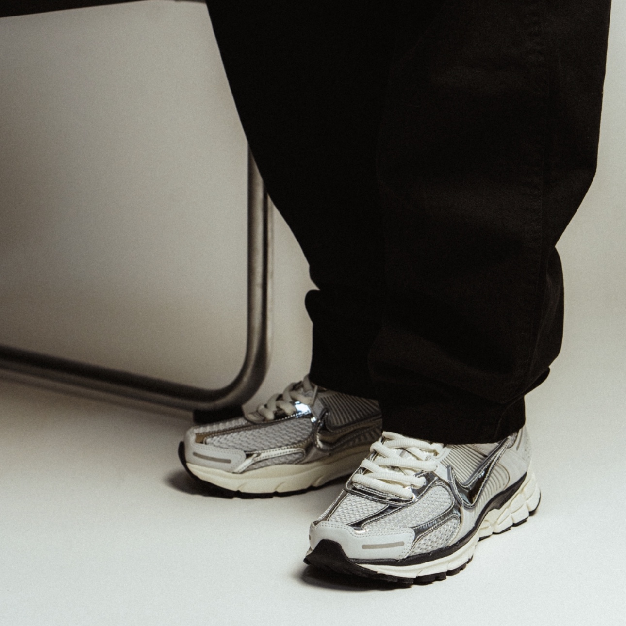 Nike Zoom Vomero 5 SP Vast Grey 2023 착용 스타일 - 5