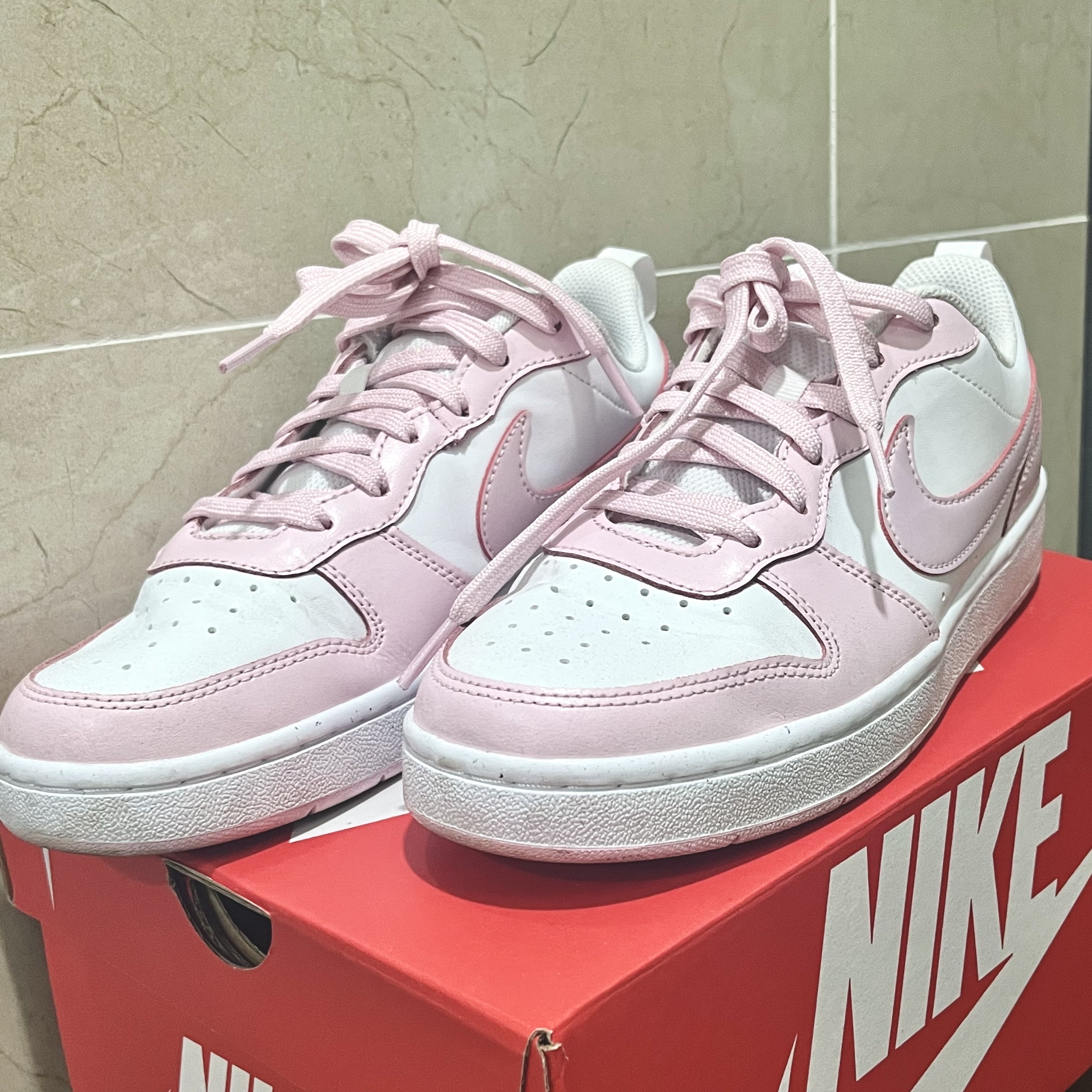 (GS) Nike Court Borough 2 SE White Pink Foam 착용 스타일 - 2