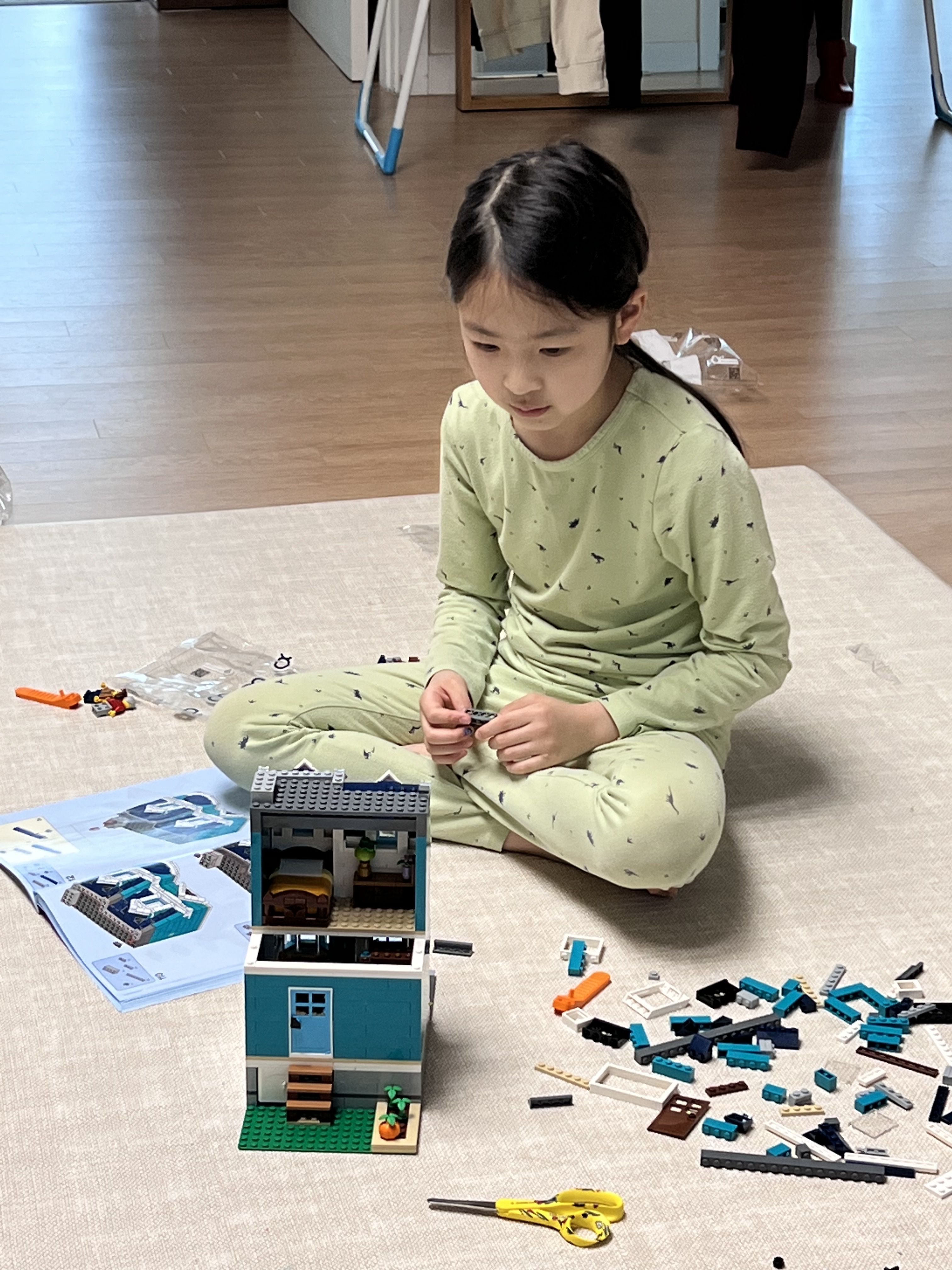 Lego Bookshop 착용 스타일