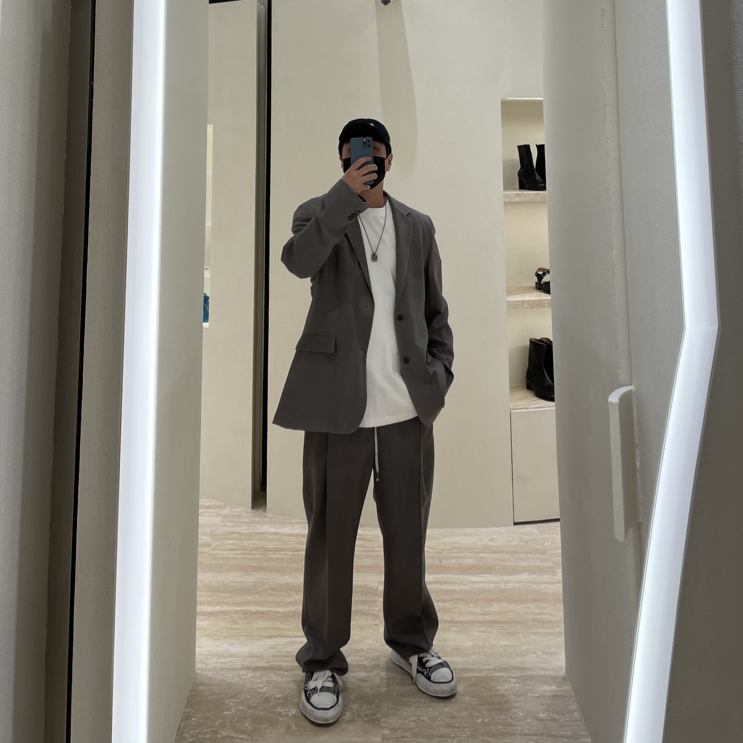 Maison Mihara Yasuhiro x Casestudy Peterson OG Sole Bandana Low-top Sneakers Black 착용 스타일