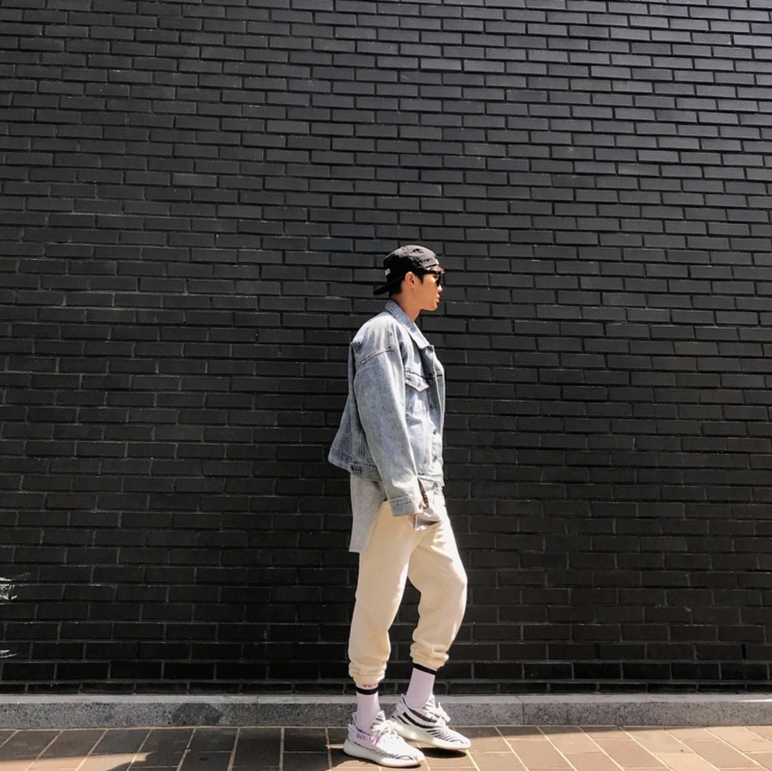 Adidas Yeezy Boost 350 V2 Zebra 2017/2019/2020 착용 스타일 - 1
