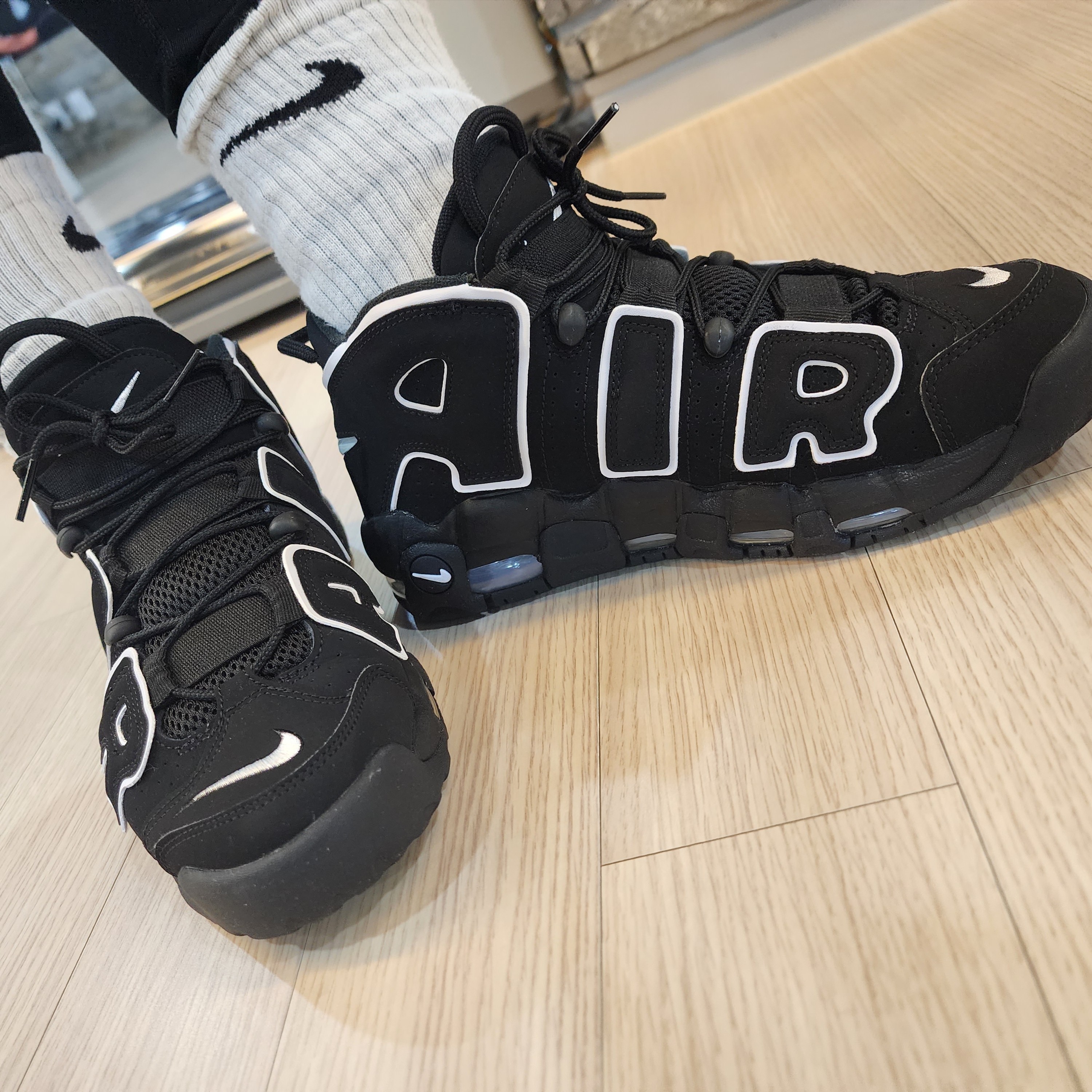 Nike Air More Uptempo Black White 2020 착용 스타일