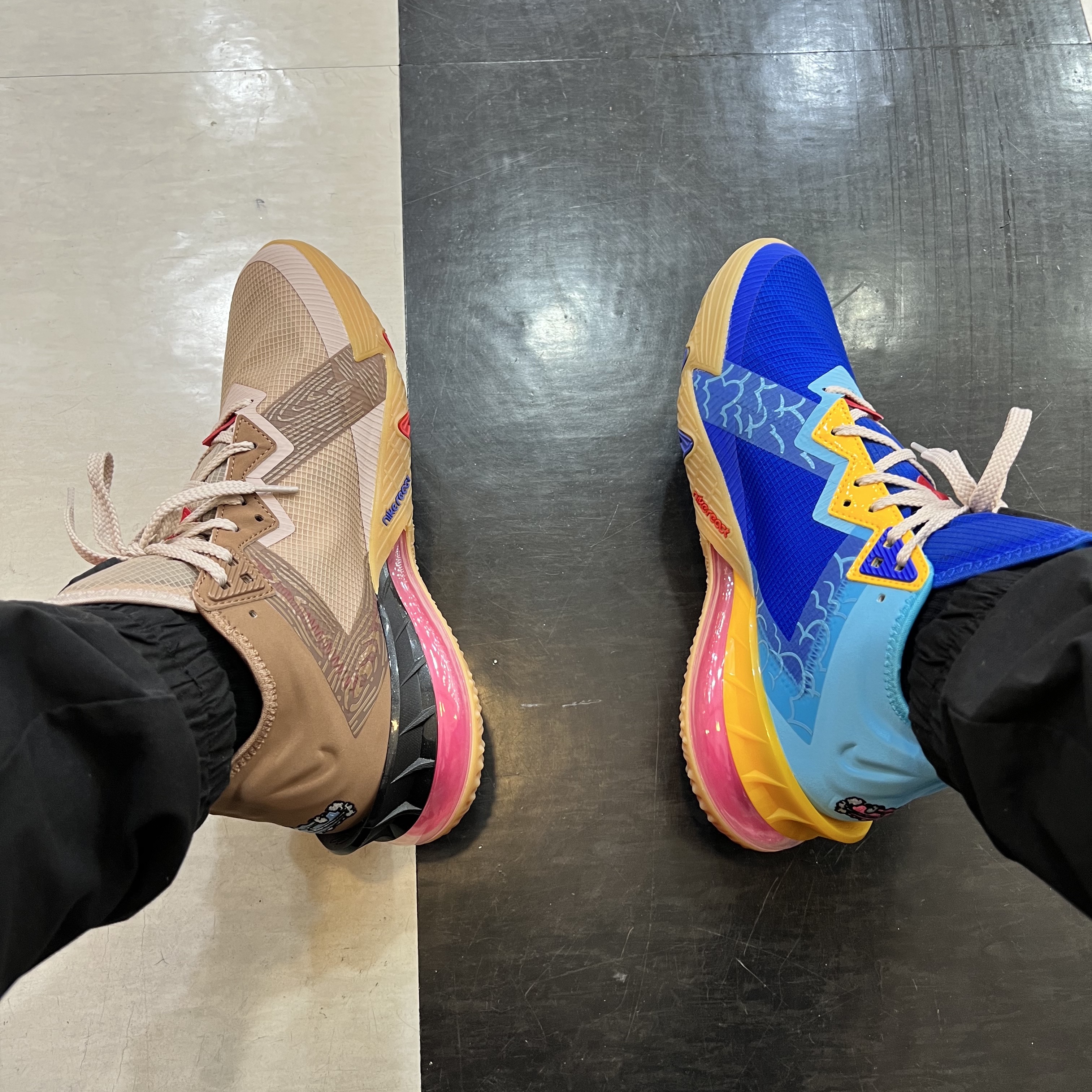 Nike LeBron 18 Low Wile E. vs Roadrunner 착용 스타일
