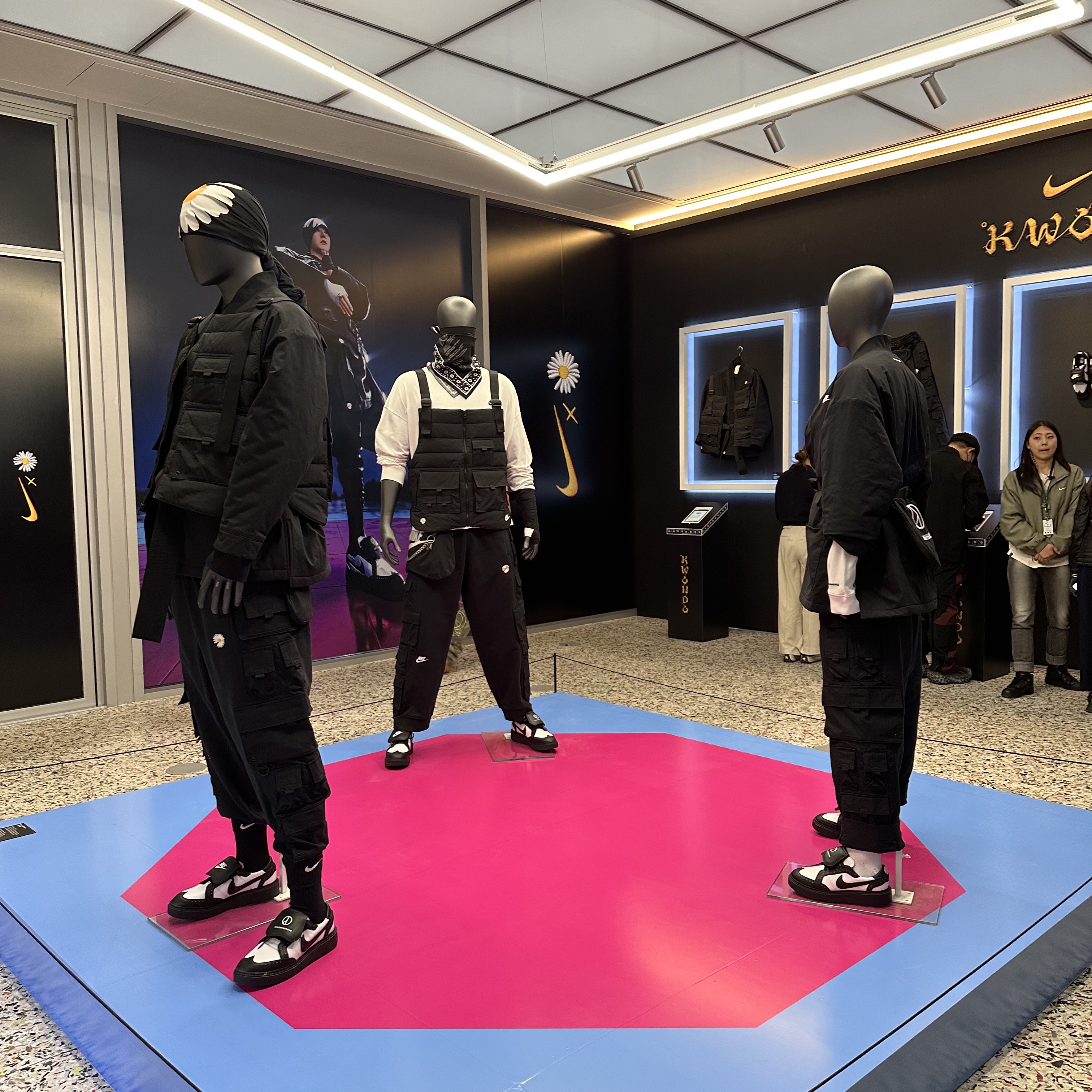 Nike x Peaceminusone Kwondo1 Black and White 착용 스타일 - 4
