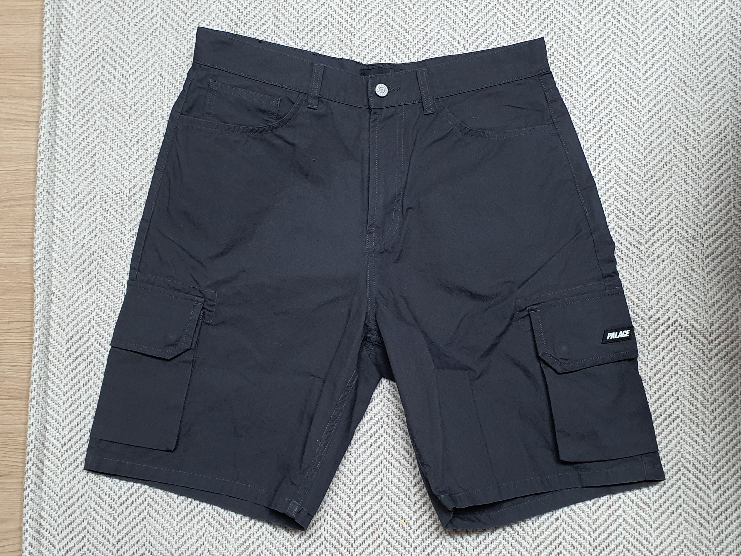 Palace Baggy Cargo Short Anthracite - 23SS 착용 스타일 - 1