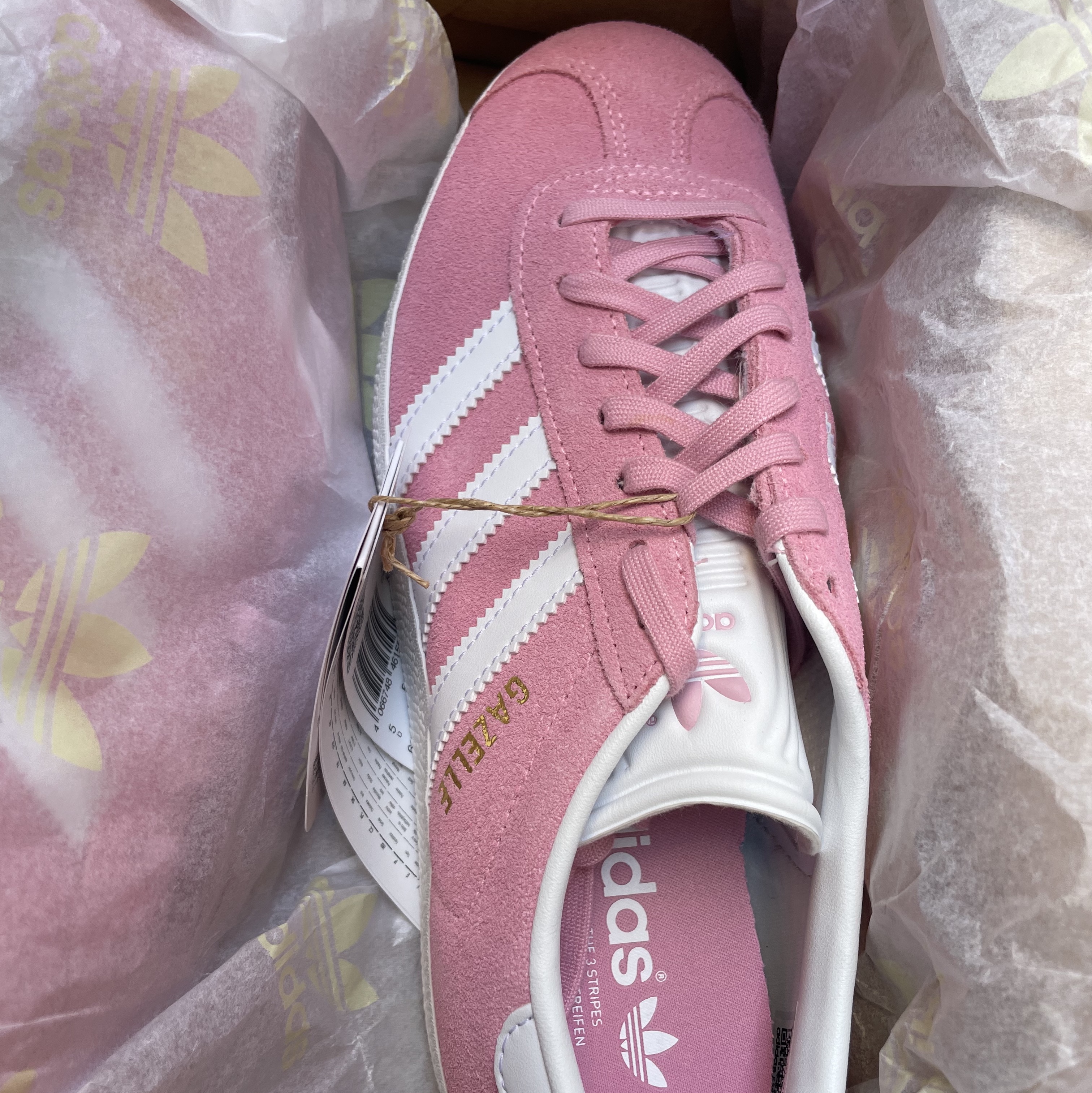 (W) Adidas Gazelle Cloud White Pink Glow 착용 스타일