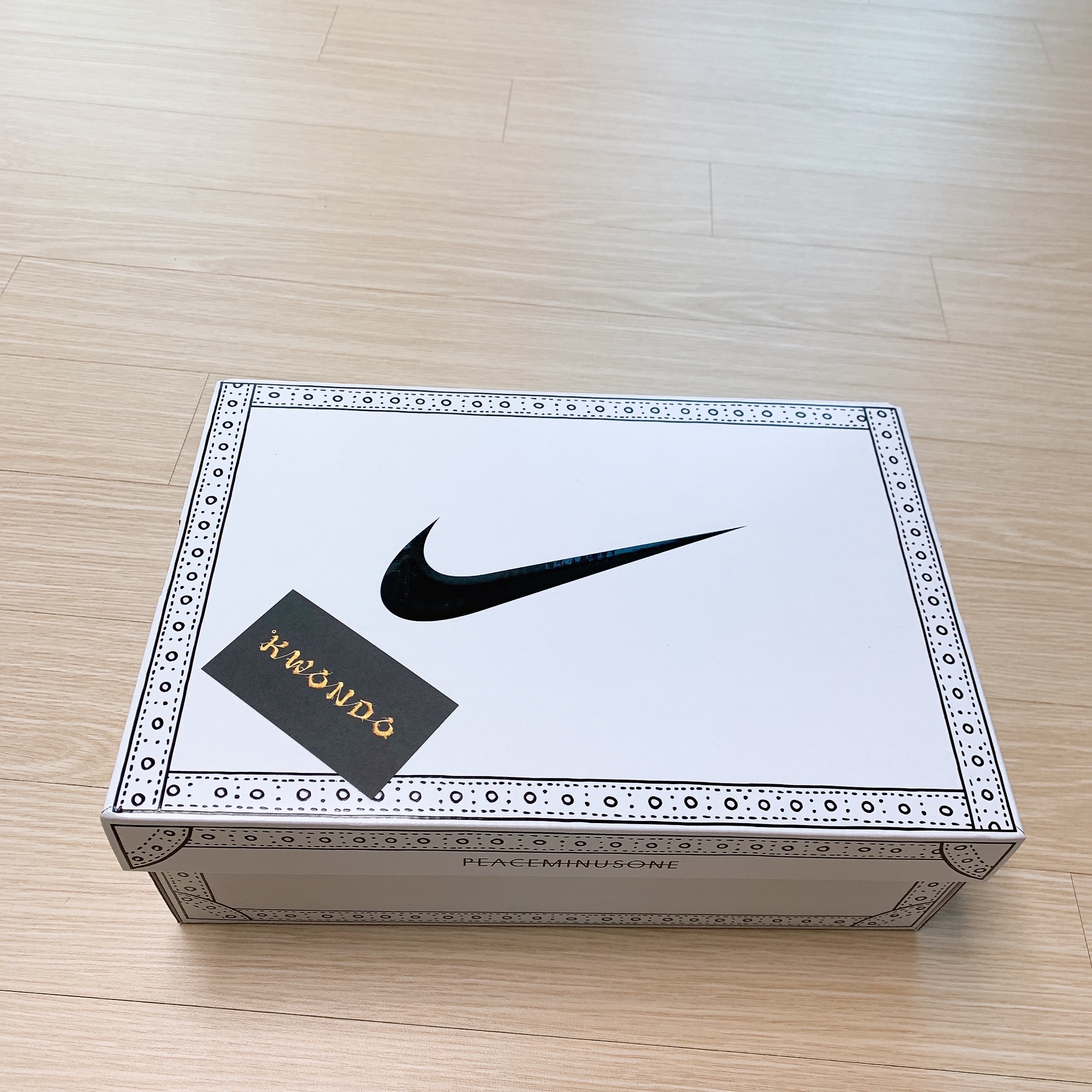Nike x Peaceminusone Kwondo1 Black and White 착용 스타일 - 2