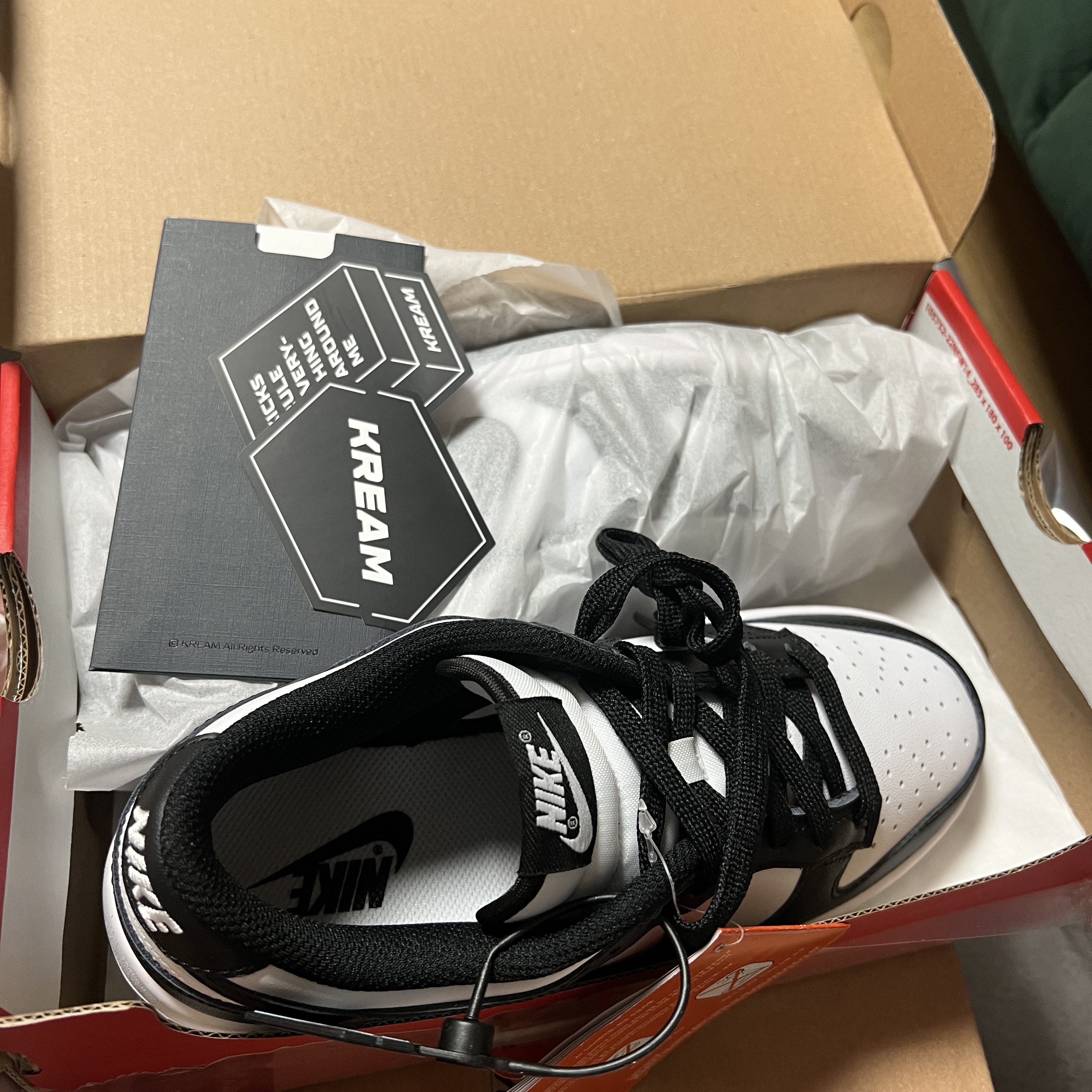 (W) Nike Dunk Low Black 착용 스타일