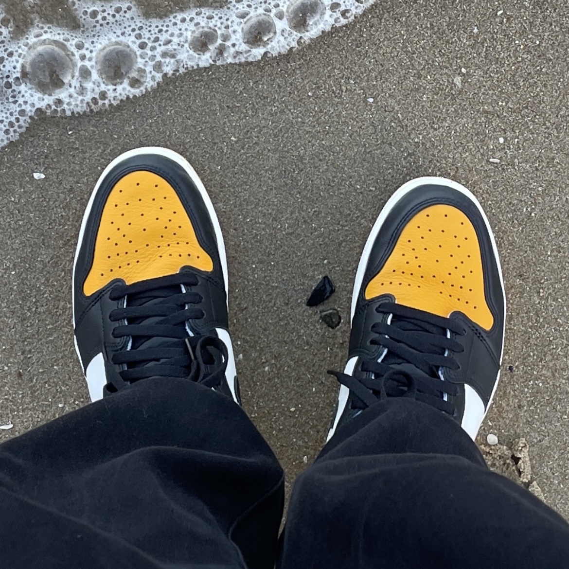 Jordan 1 Retro High OG Taxi 착용 스타일 - 1