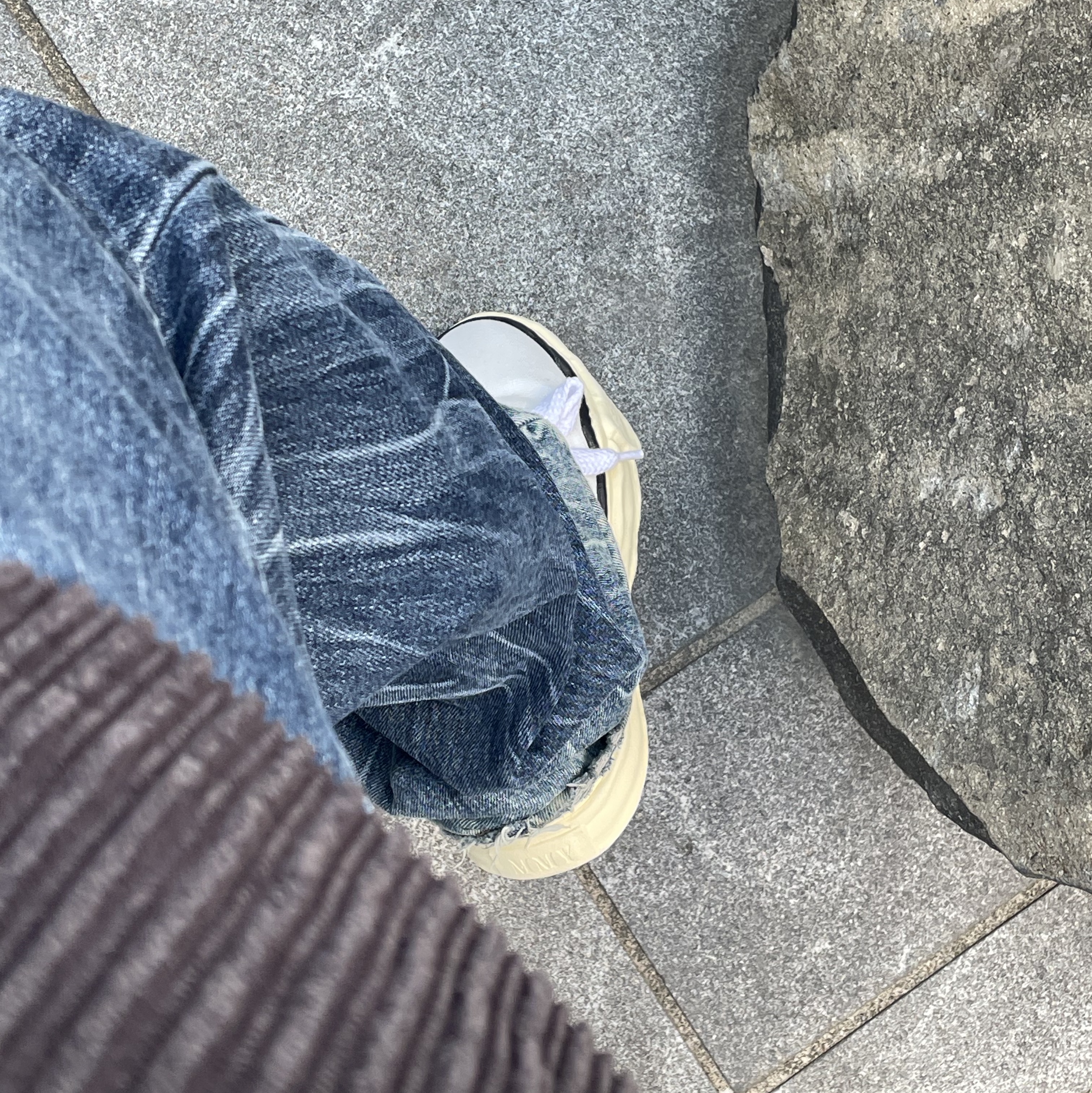 Maison Mihara Yasuhiro Baker OG Sole OD Canvas Low-top Sneakers White 착용 스타일 - 1
