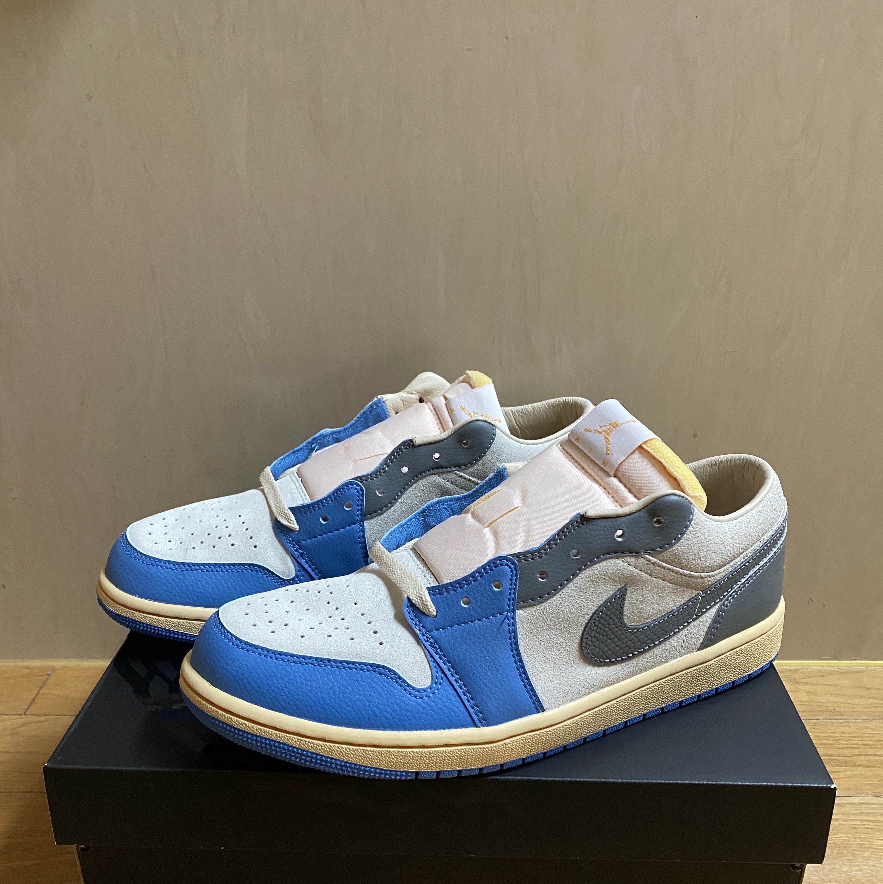 Jordan 1 Low SE Tokyo 96 착용 스타일