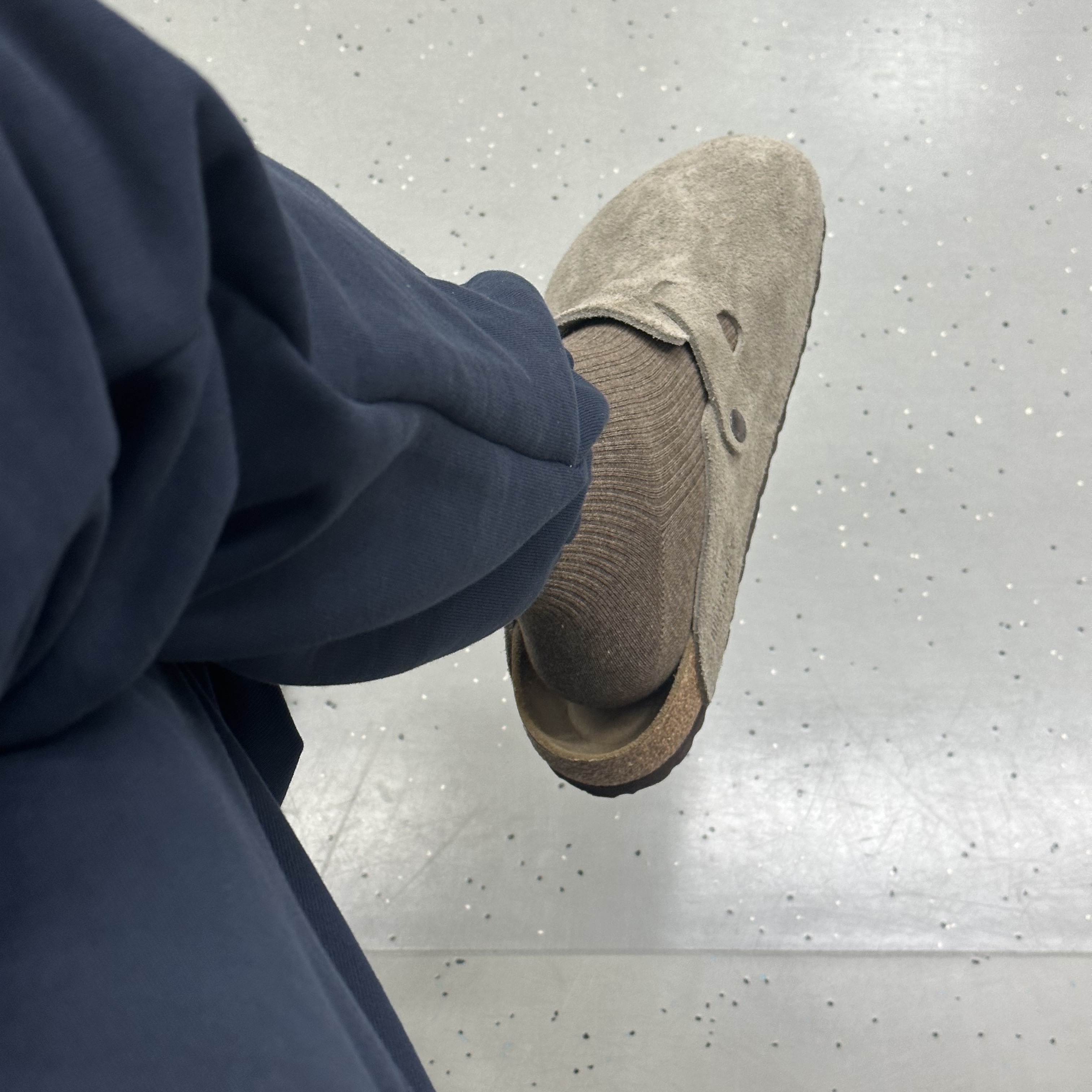 Birkenstock Boston Soft Footbed Taupe - Regular 착용 스타일 - 2