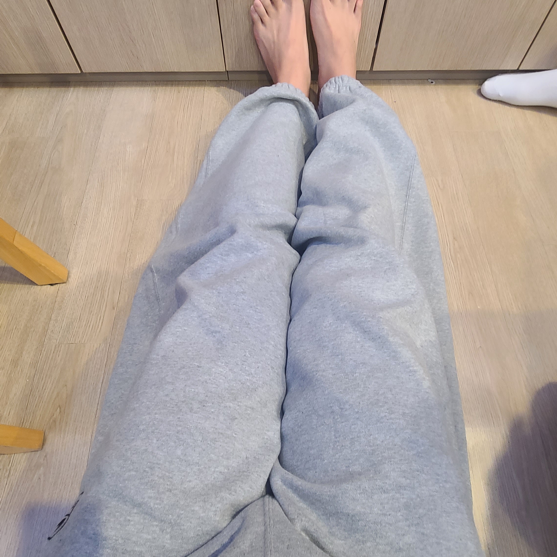 Nike x Stussy NRG Fleece Pants Dark Grey Heather (DO9340-063) 착용 스타일