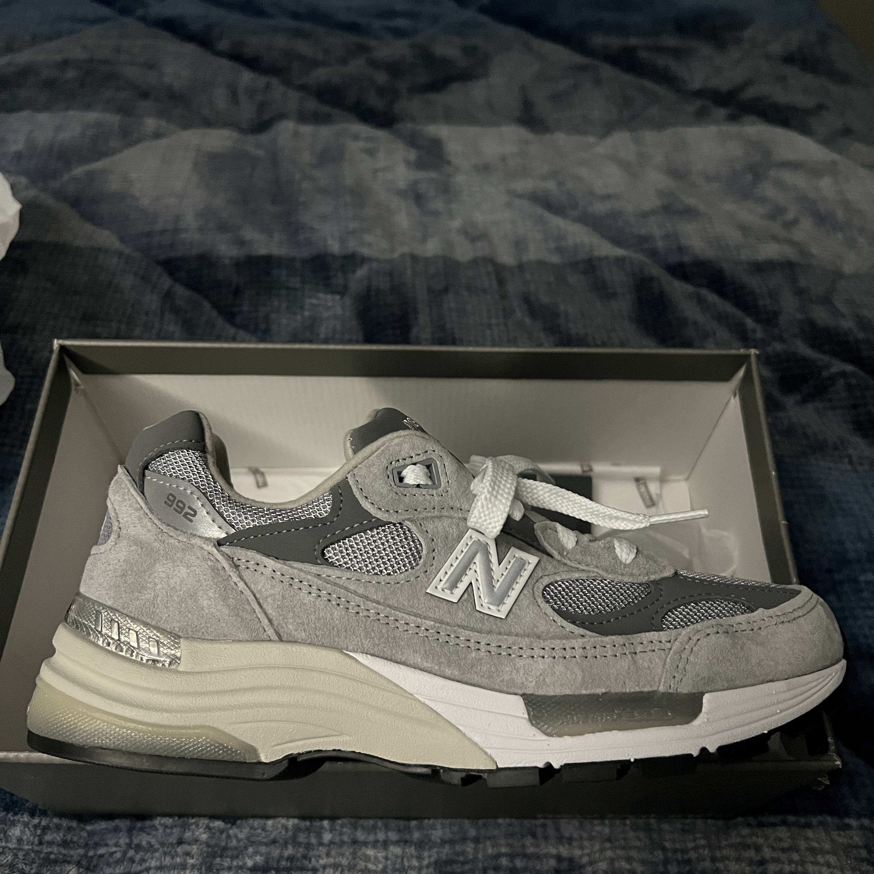 New Balance 992 Made in USA Grey - D Standard 착용 스타일