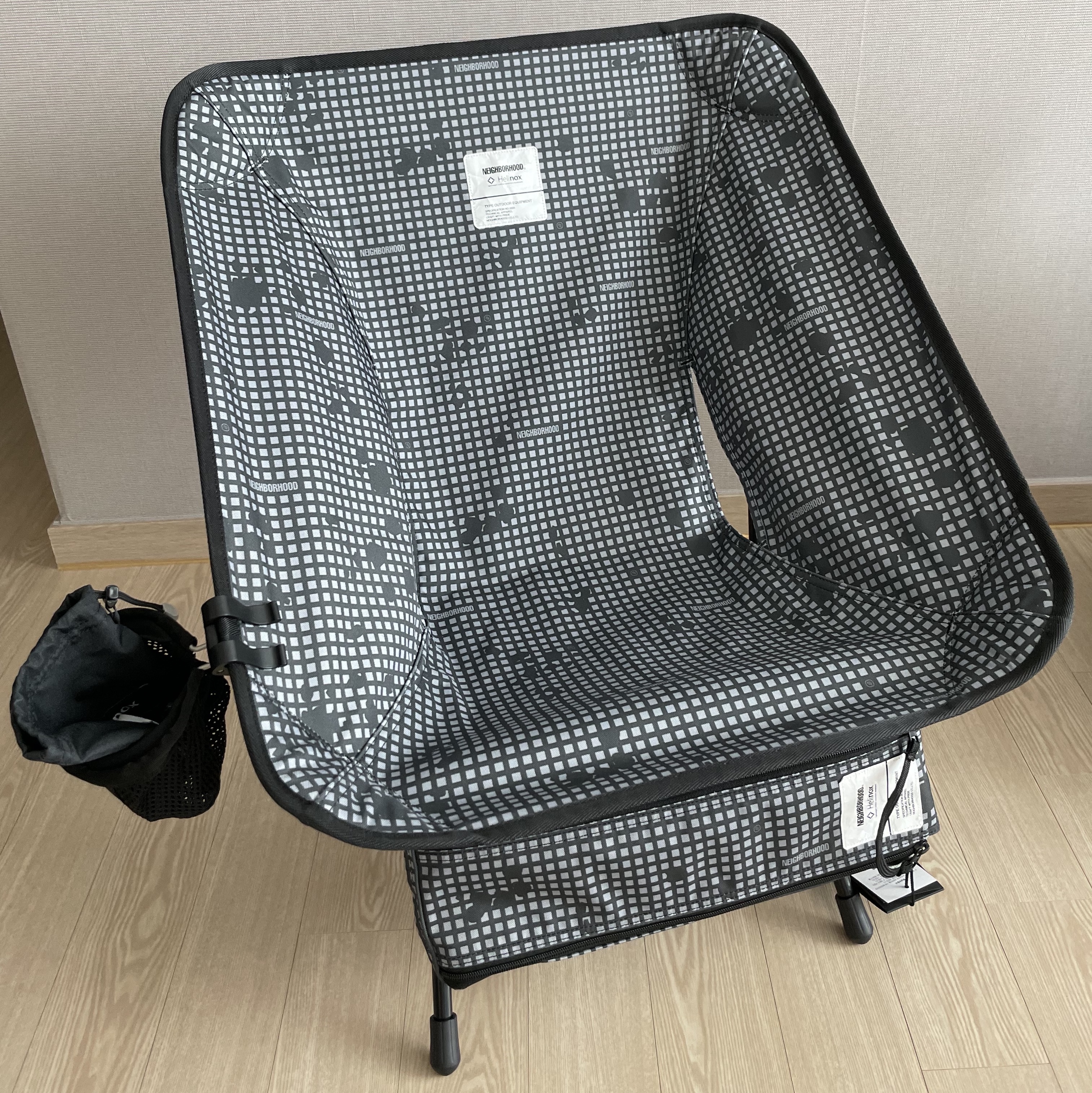 Helinox x Neighborhood Chair One Peal - 22FW 착용 스타일 - 2