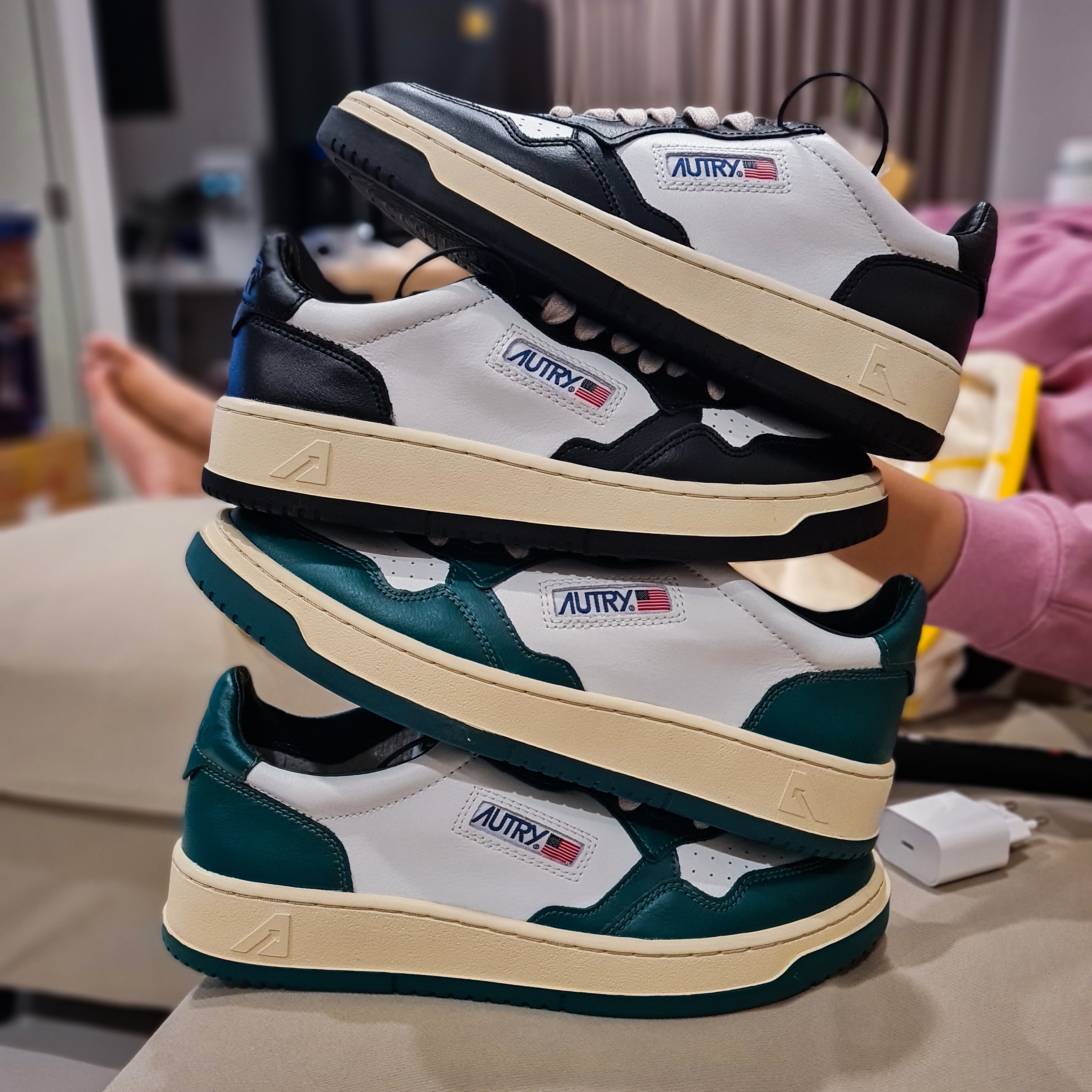 Autry Medalist Low Leather Sneakers White Mountain 착용 스타일