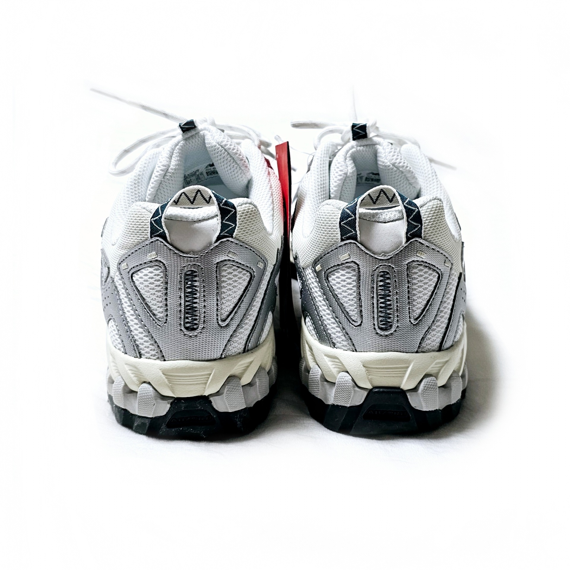 New Balance ML610T Metallic Silver - D Standard 착용 스타일 - 4
