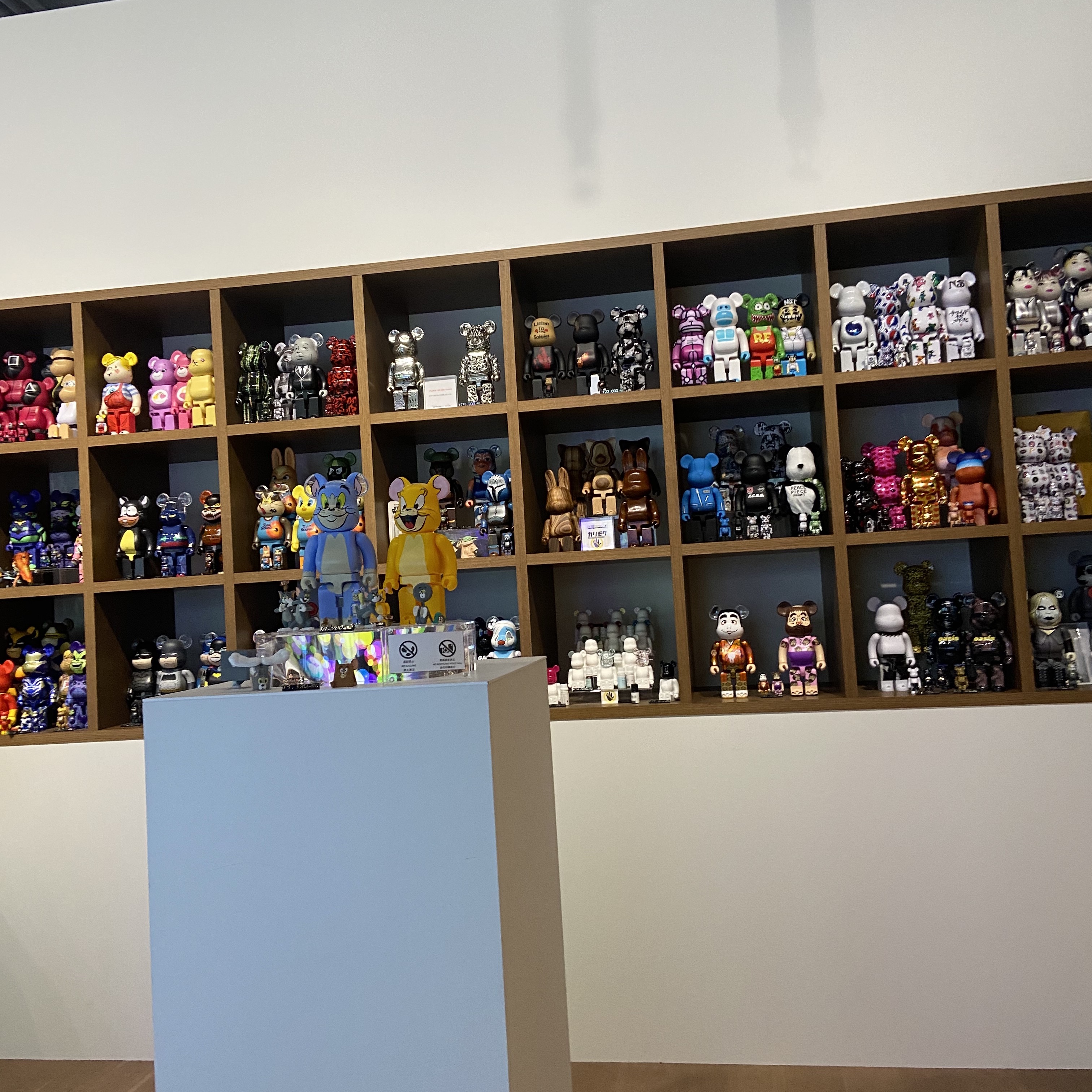 Bearbrick Andy Warhol Marilyn Monroe #2 100% & 400% Set 착용 스타일 - 4