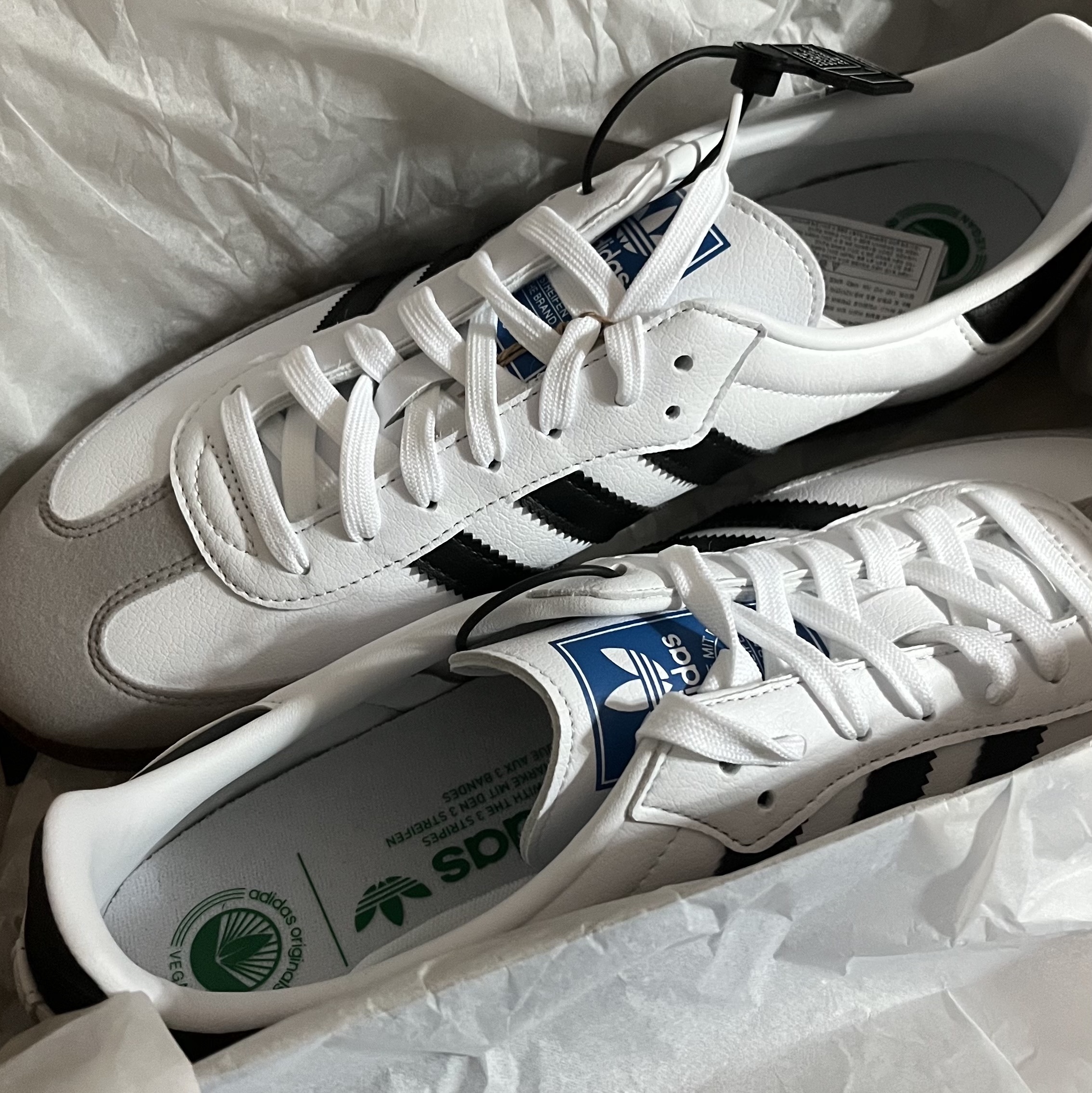 Adidas Samba Vegan White Black 착용 스타일 - 1