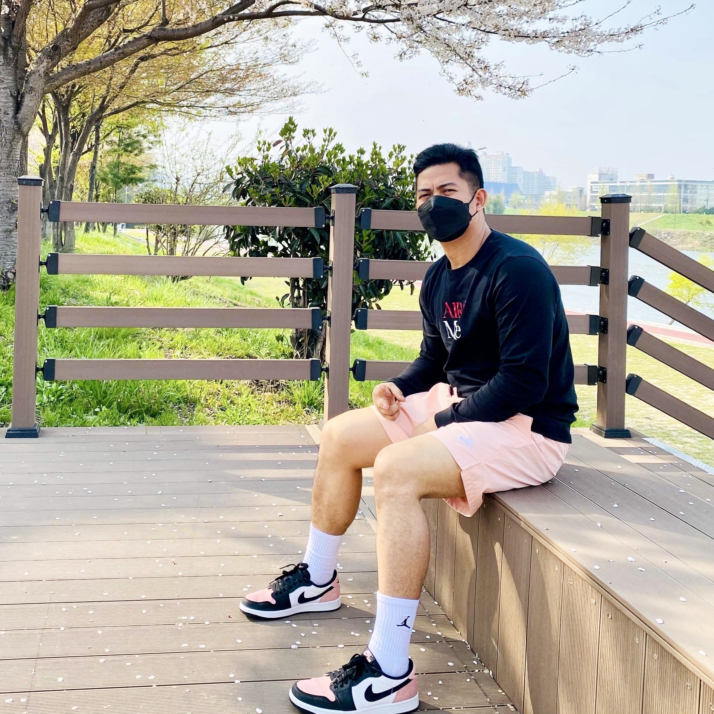 Jordan 1 Retro Low OG Bleached Coral 착용 스타일