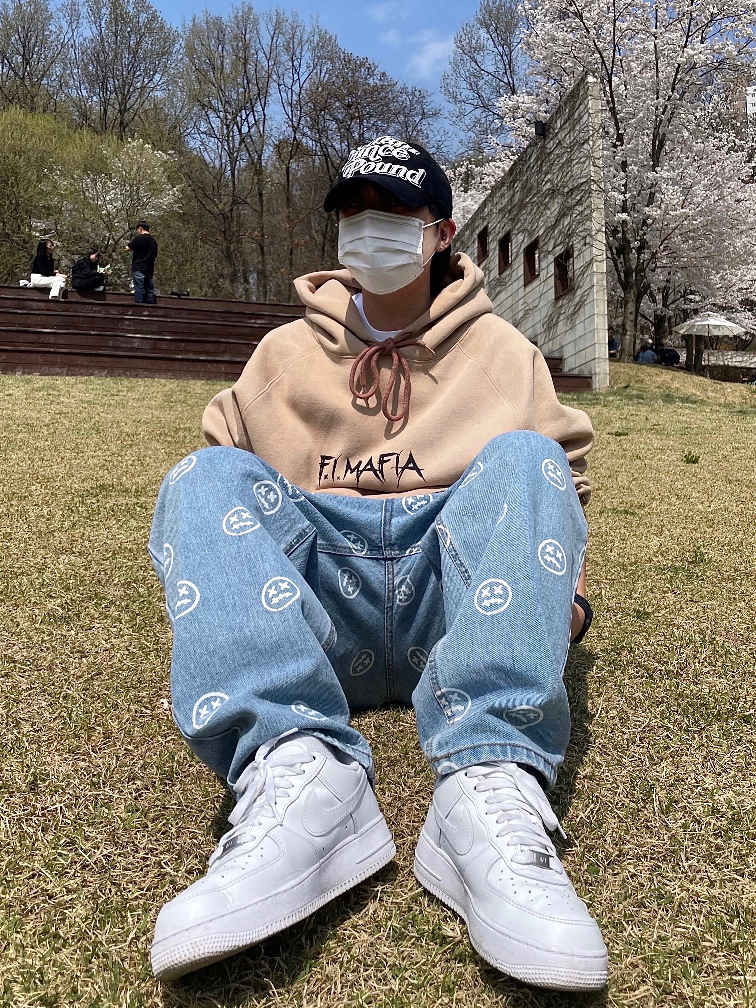 Stussy x BAPE Trucker Cap Yellow, Stussy Basic Stussy LS T-Shirt White 2022 착용 스타일 - 2