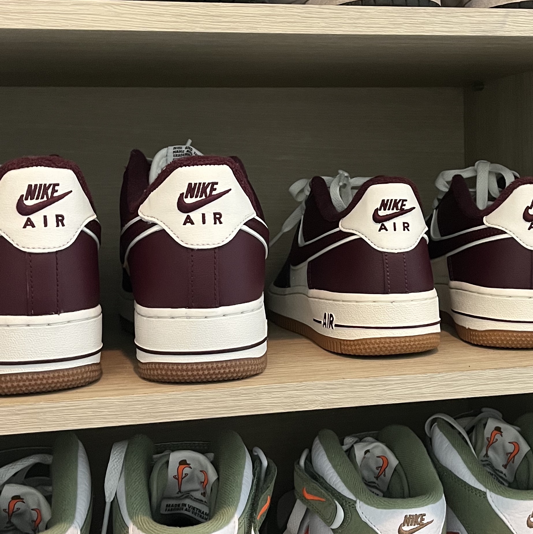 (GS) Nike Air Force 1 LV8 3 Night Maroon 착용 스타일 - 2