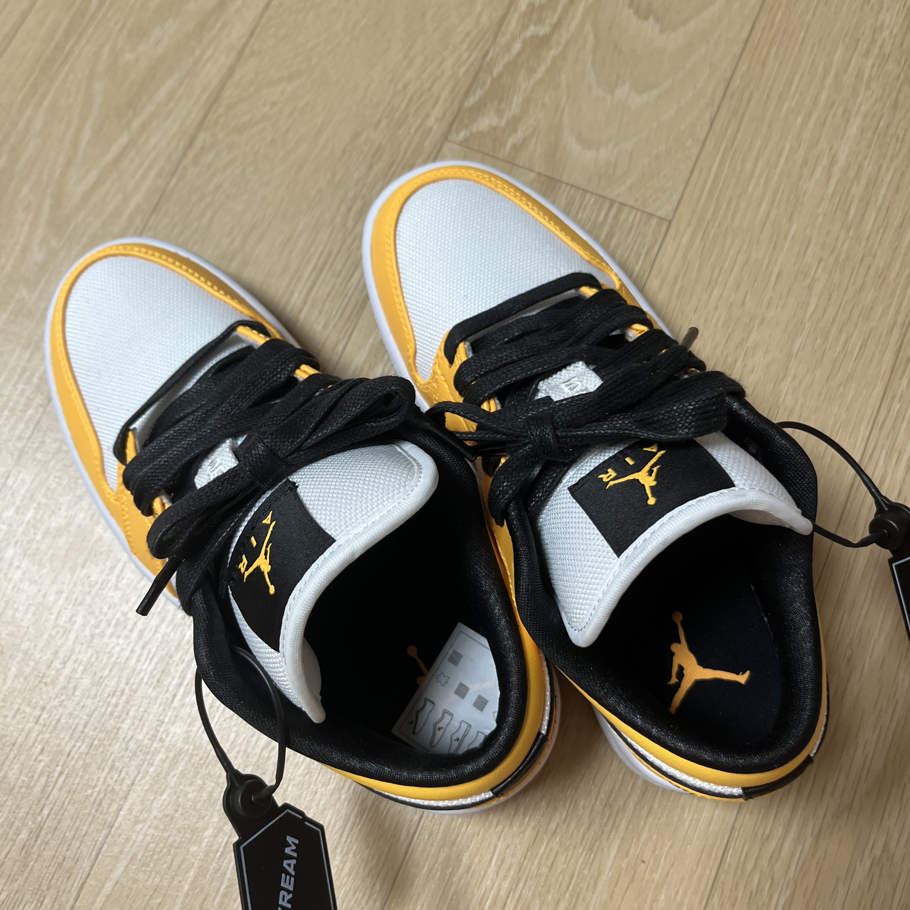 (W) Jordan 1 Low SE Laser Orange 착용 스타일