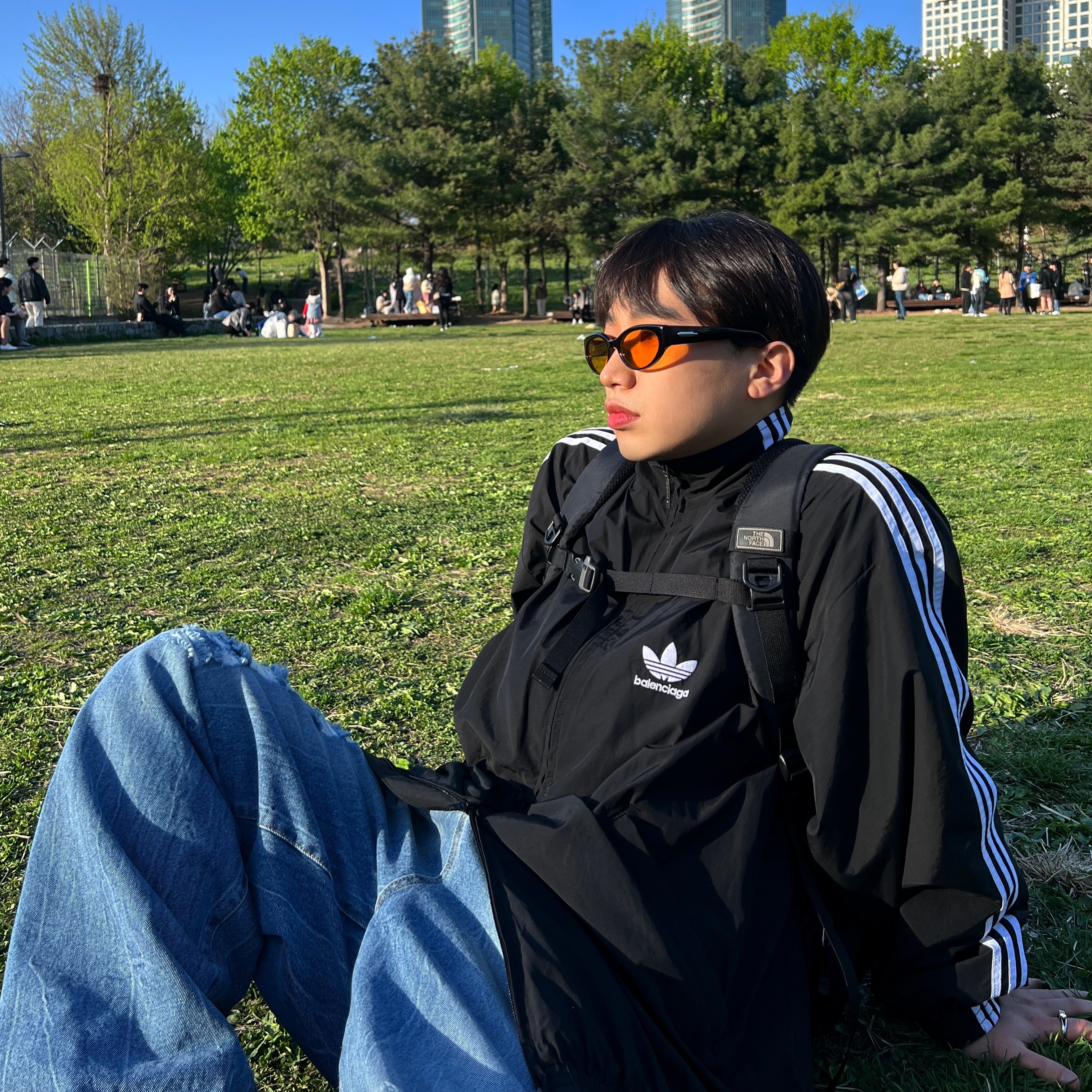 Balenciaga x Adidas Performance Poplin Tracksuit Jacket Black, Balenciaga Runner Sneakers Blue White 착용 스타일 - 1