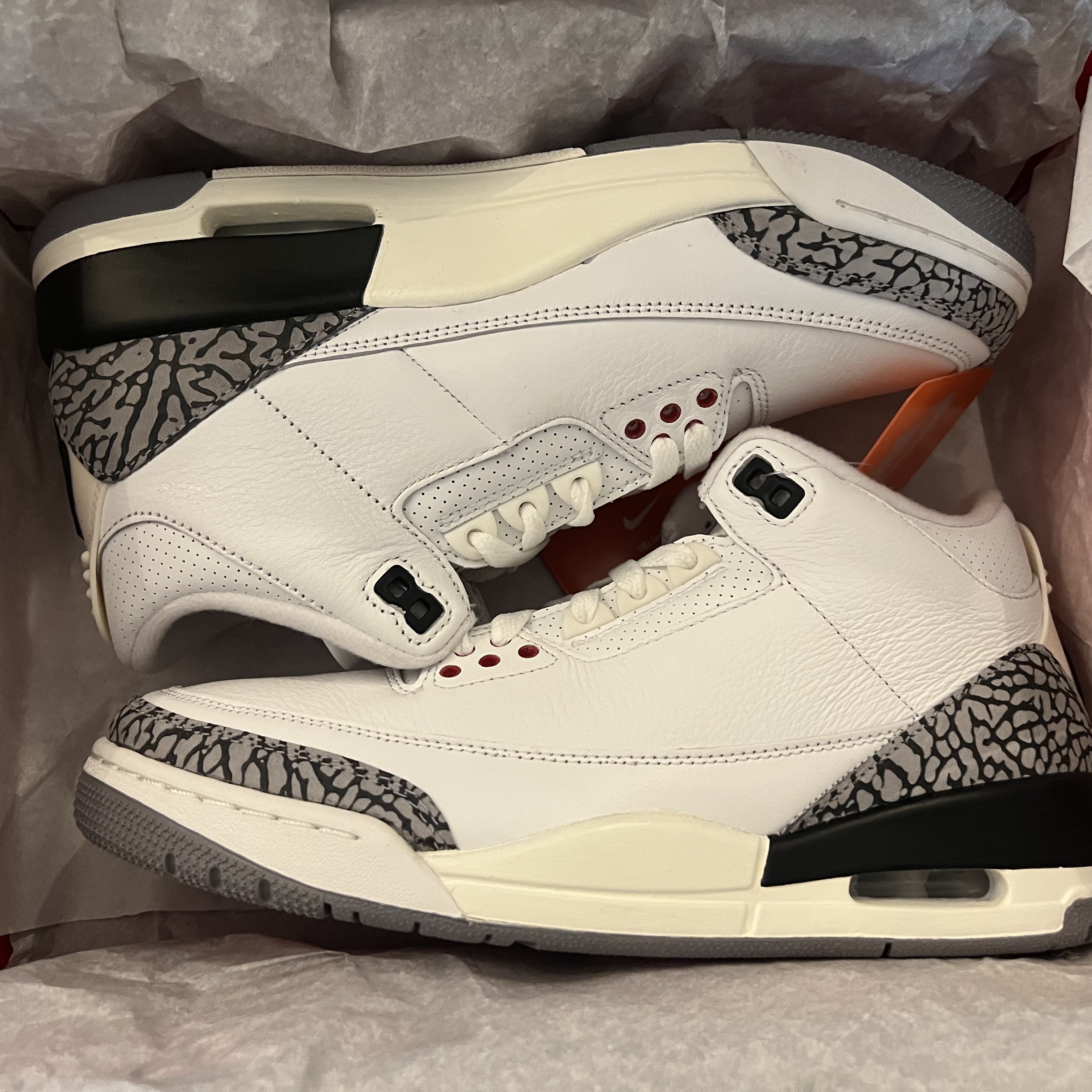 Jordan 3 Retro White Cement Reimagined 착용 스타일 - 3