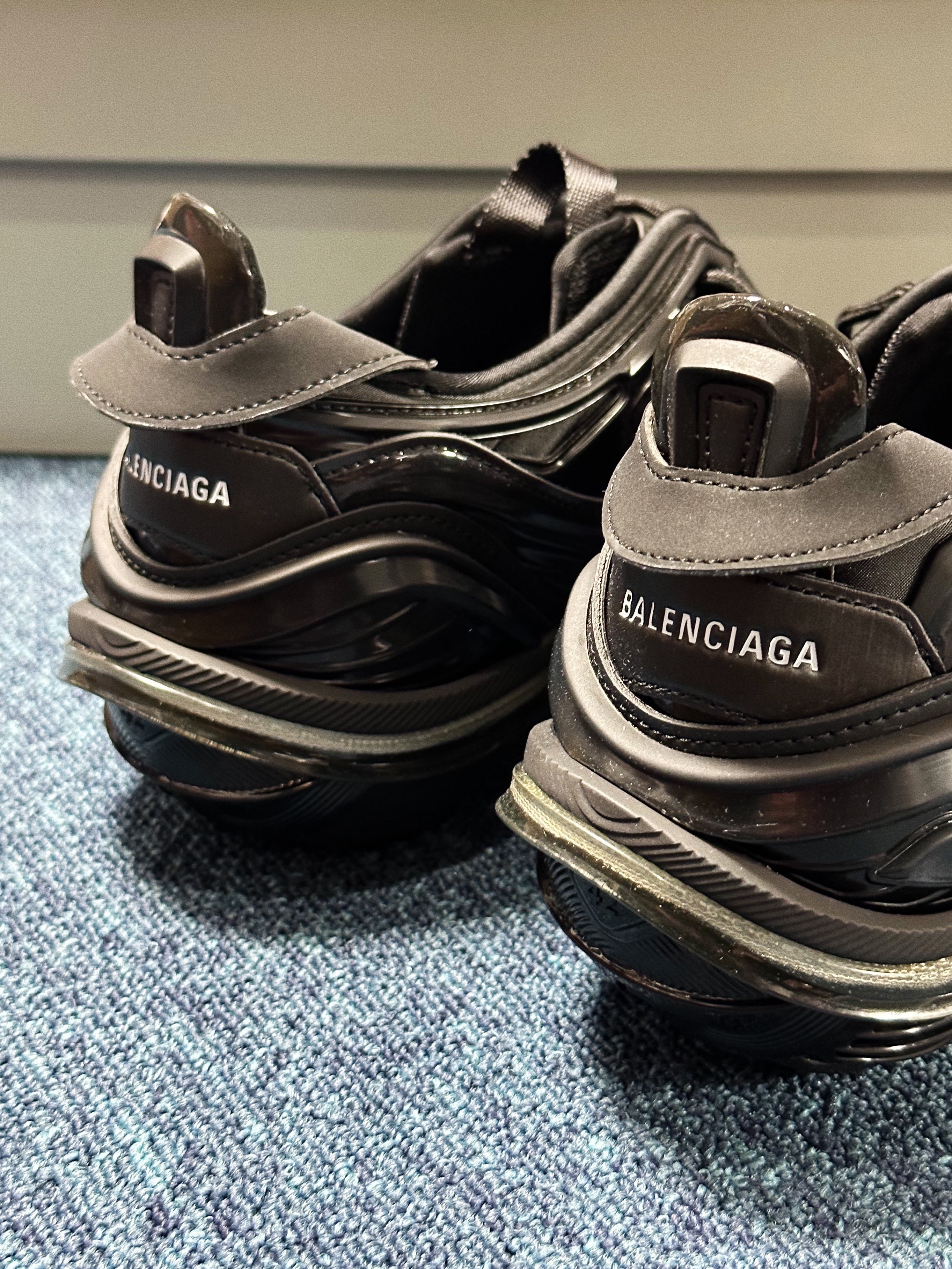 Balenciaga Tyrex Sneakers Black 착용 스타일 - 3