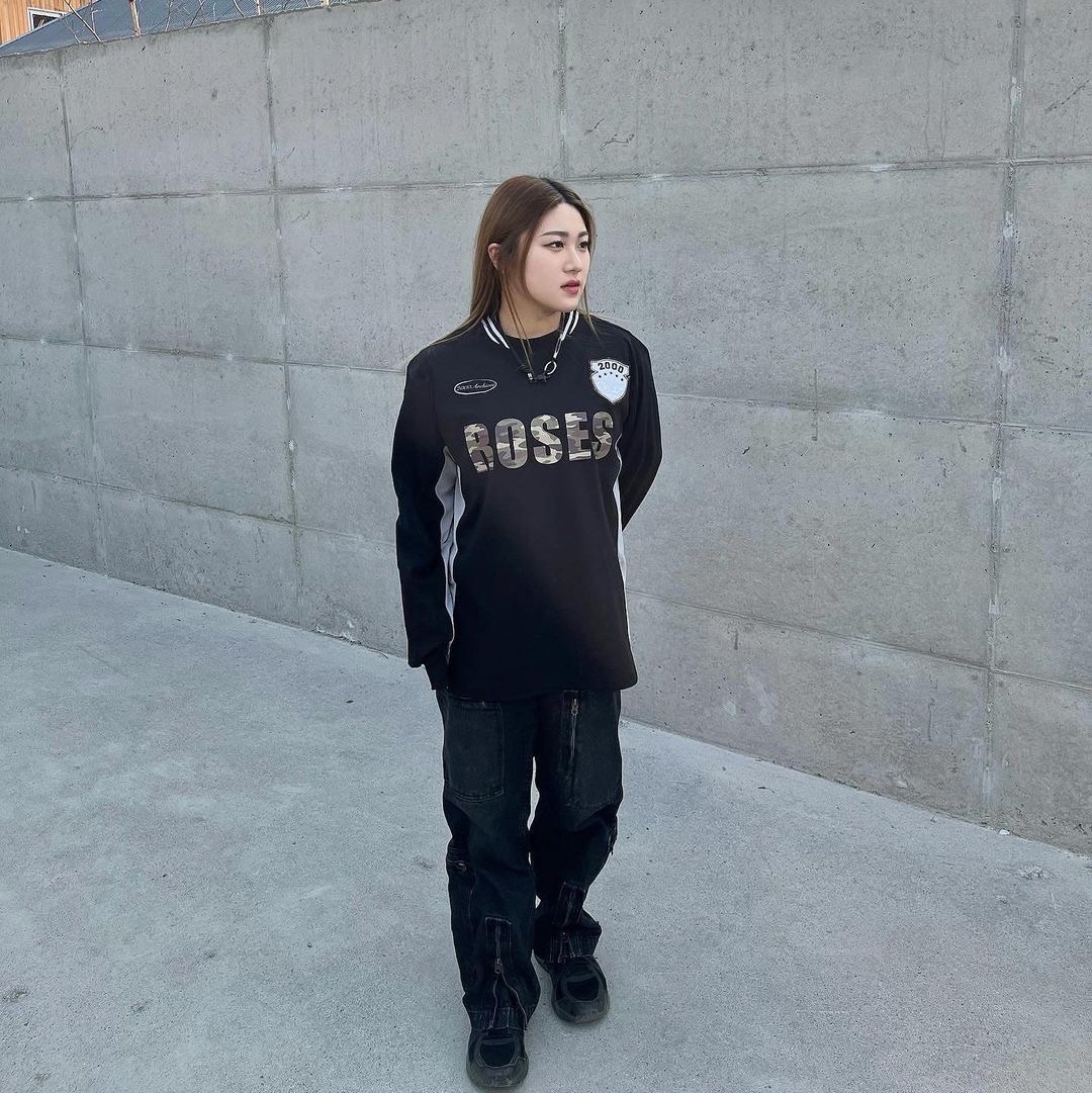 Thevinylhouse Flight Denim Pants Black, 2000Archives Oversized Sporty T-Shirt Black Camo 착용 스타일 - 2