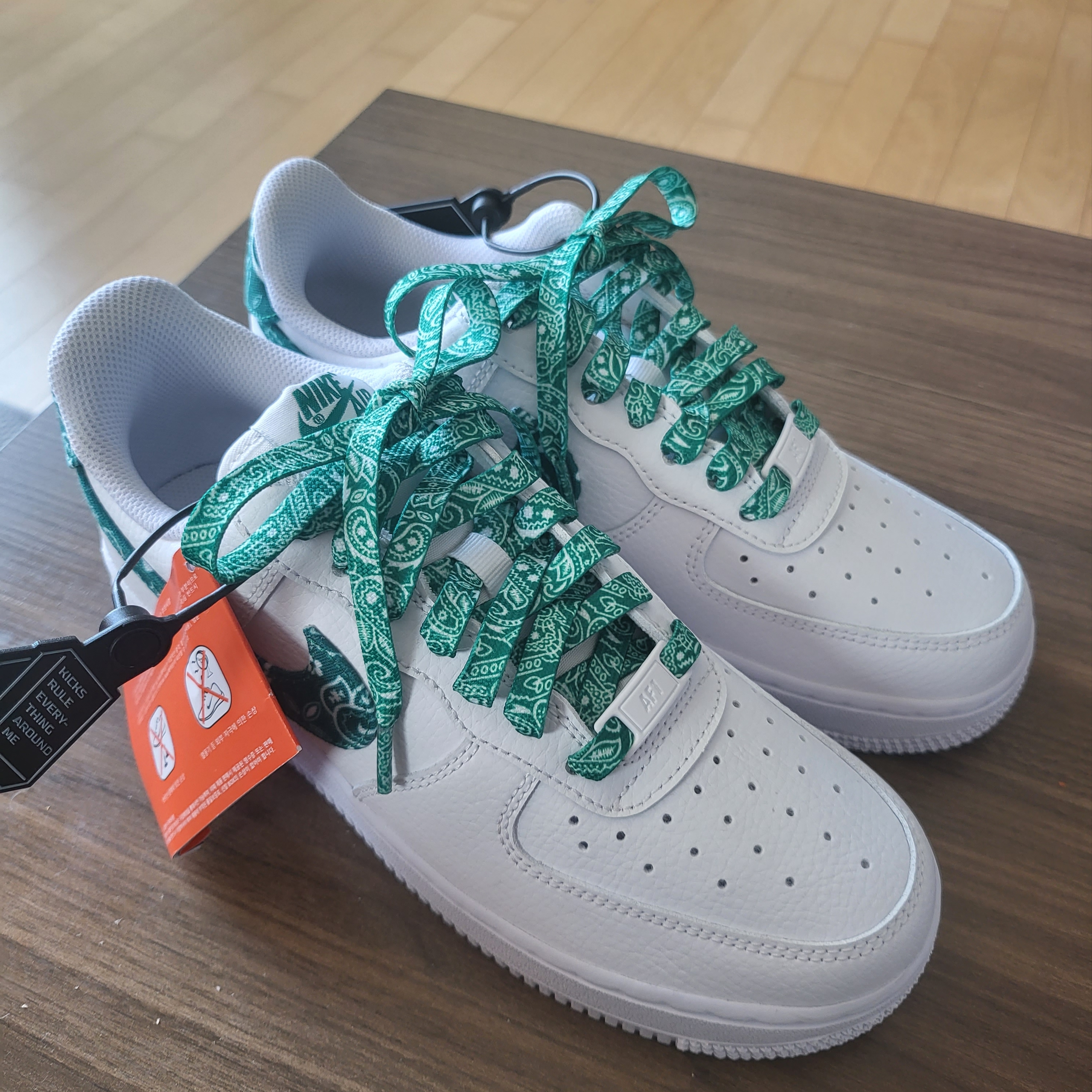 (W) Nike Air Force 1 '07 Essential Paisley Swoosh White Malachite 착용 스타일 - 4