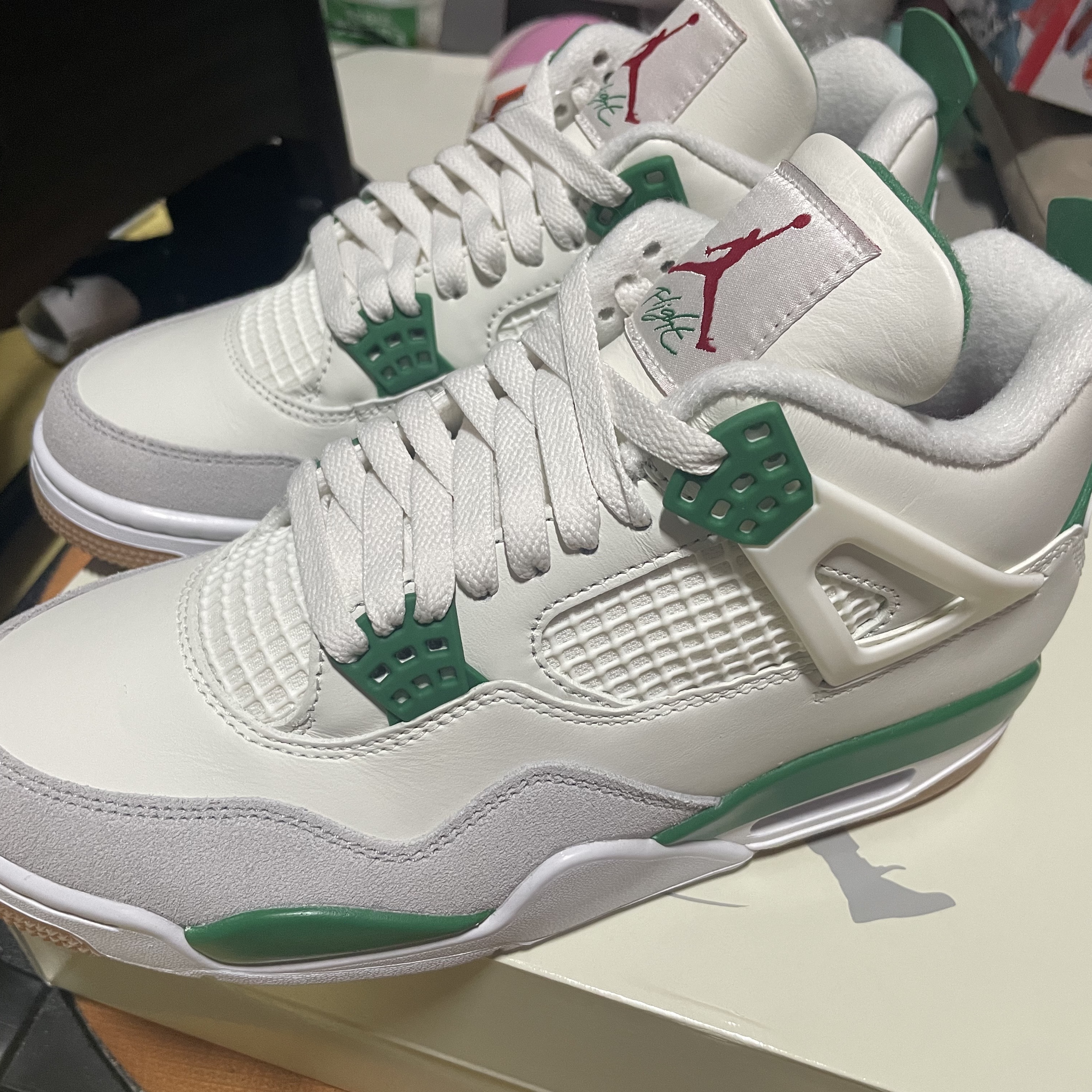 Jordan 4 x Nike SB Retro SP Pine Green 착용 스타일