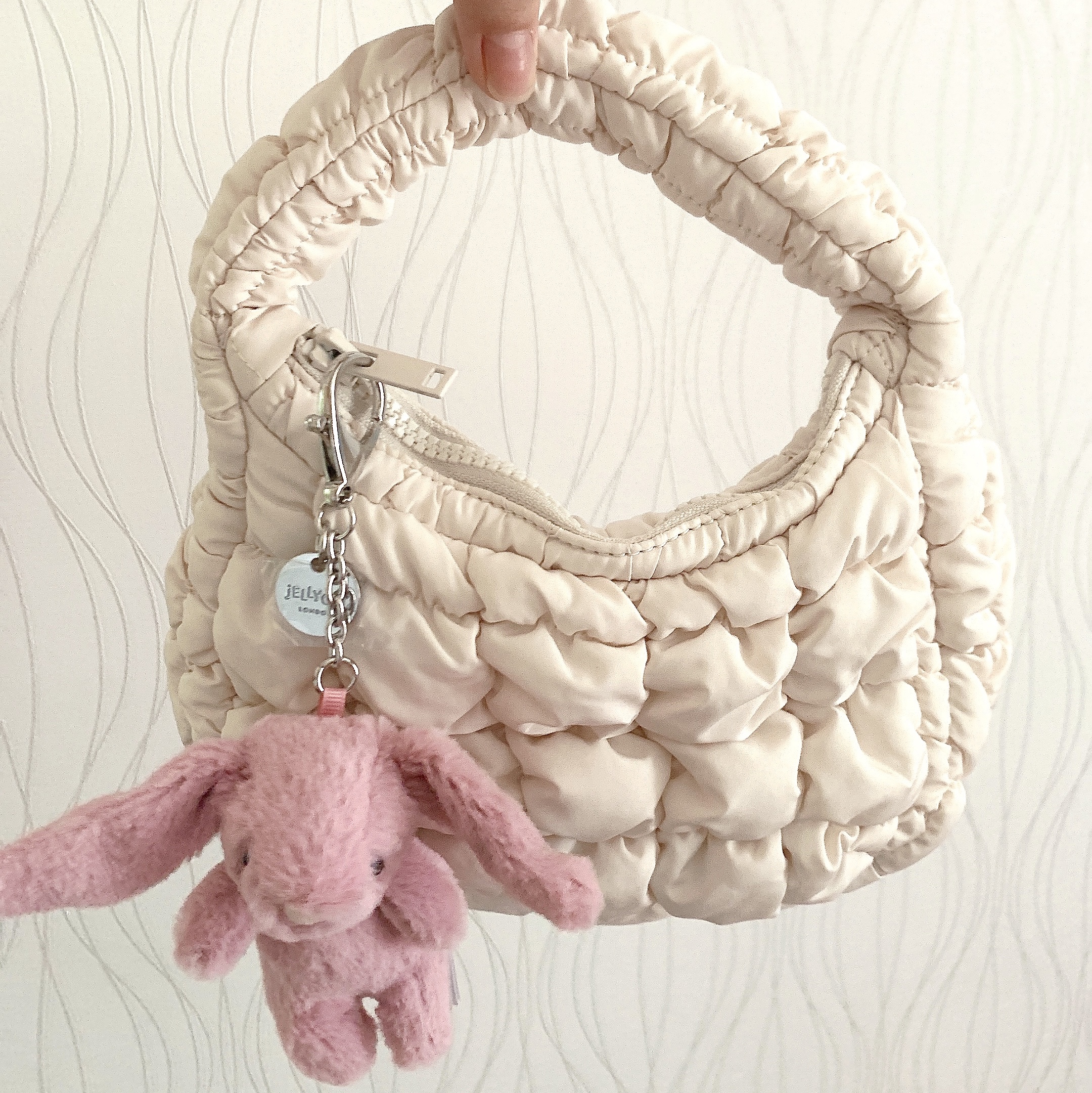 COS Quilted Micro Bag Off White 착용 스타일