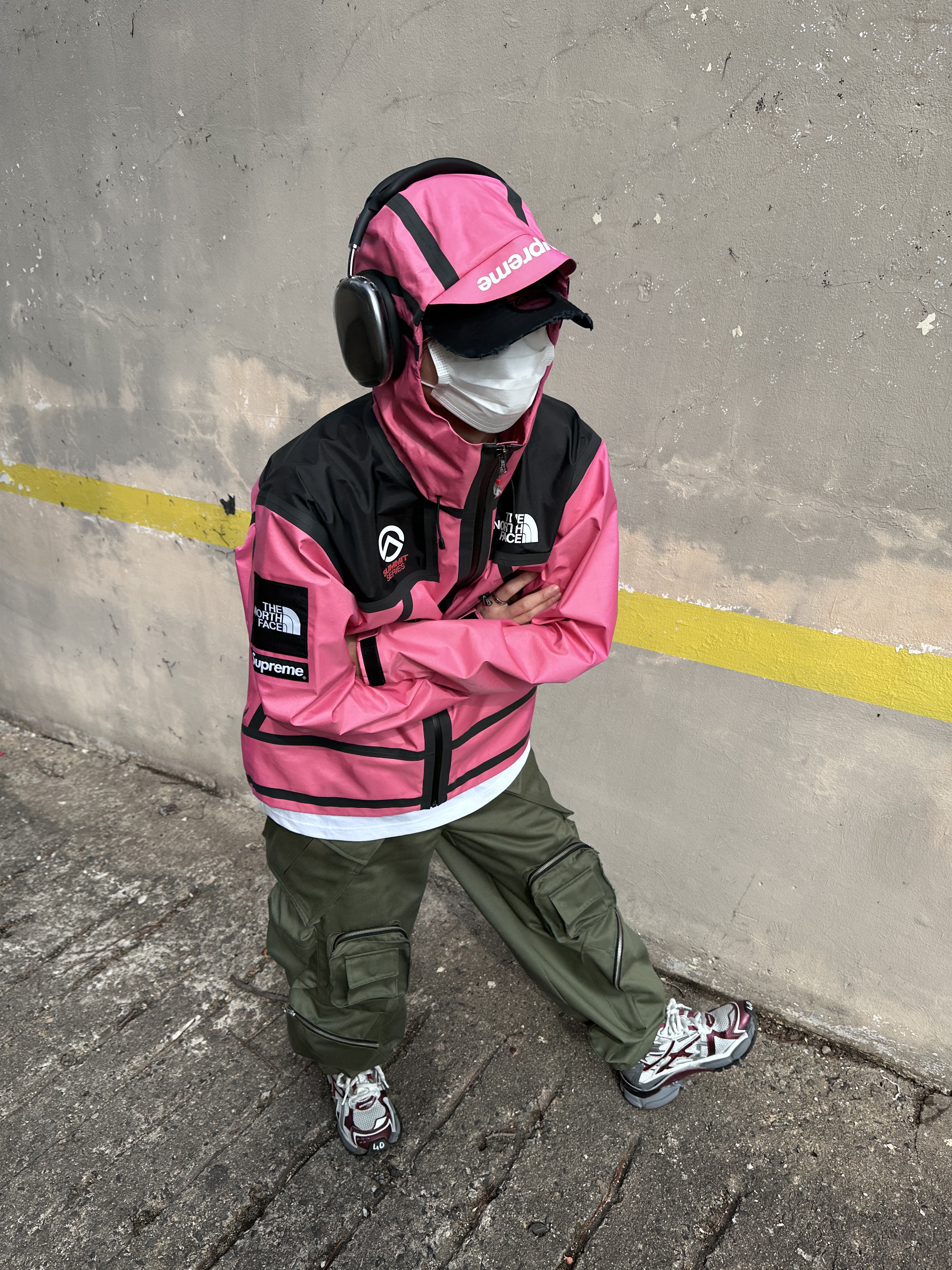 Supreme x The North Face Summit Series Outer Tape Seam Jacket Pink - 21SS, Nonnod Mechanic Cargo Pants Khaki 착용 스타일 - 2