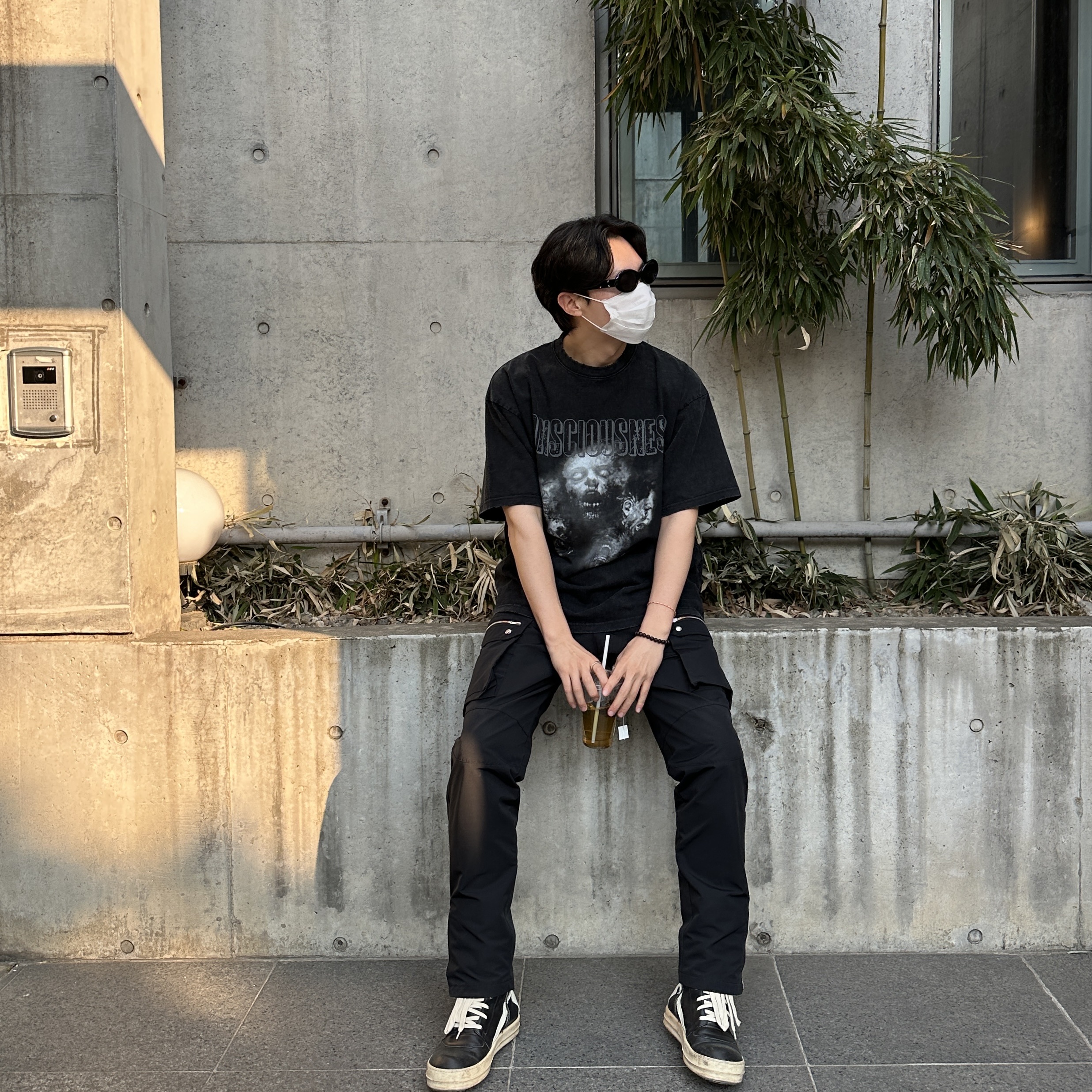 Gentle Monster x Maison Margiela MM005 Black Black, Rick Owens Geobasket Full Grain Calf Leather Strobe Sneakers Black Milk White 착용 스타일