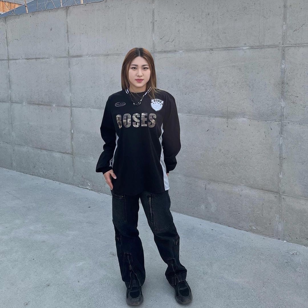 Thevinylhouse Flight Denim Pants Black, 2000Archives Oversized Sporty T-Shirt Black Camo 착용 스타일 - 1
