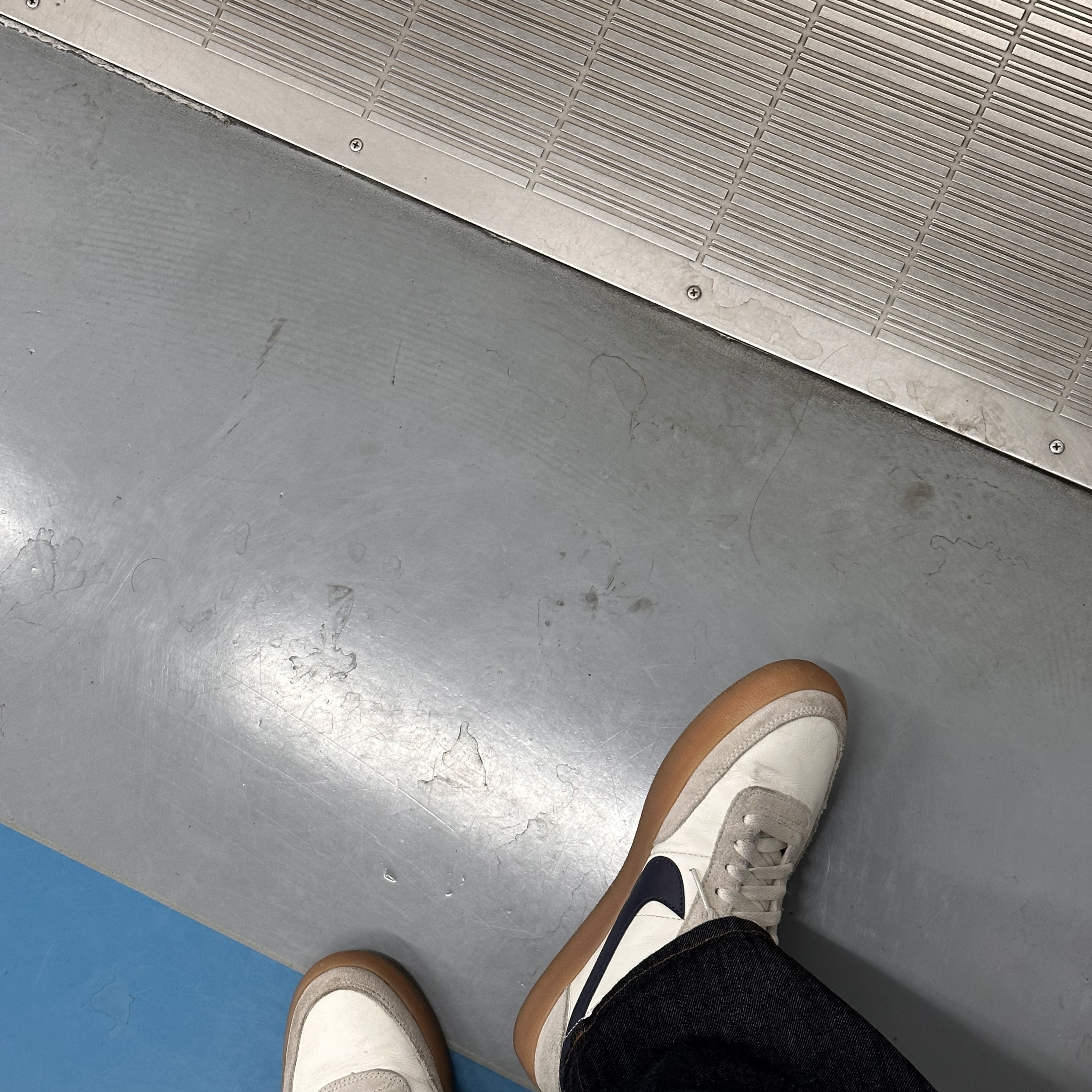 Nike x J.Crew Killshot 2 Sail Midnight Navy 착용 스타일