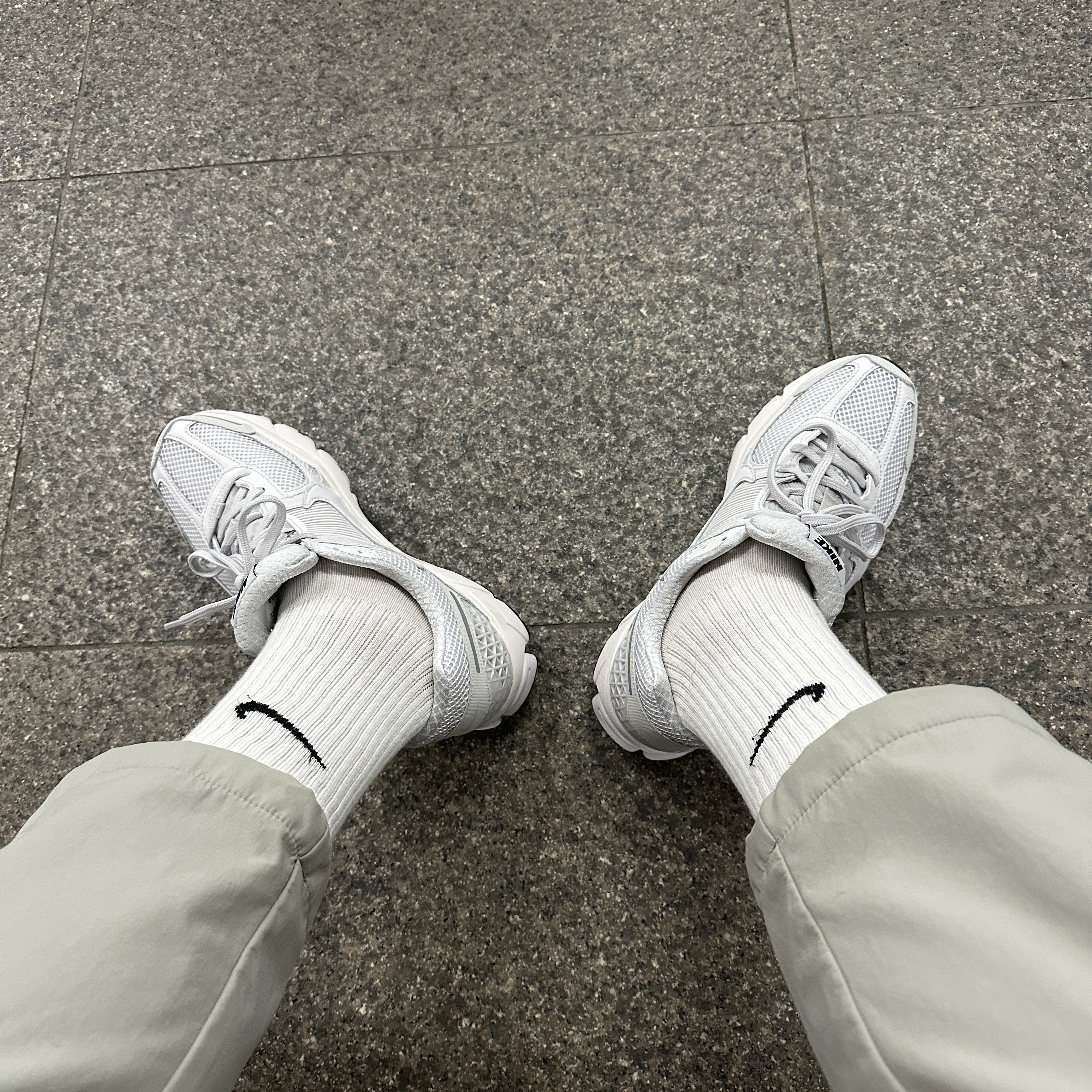 Nike Zoom Vomero 5 SP Vast Grey 2023 착용 스타일