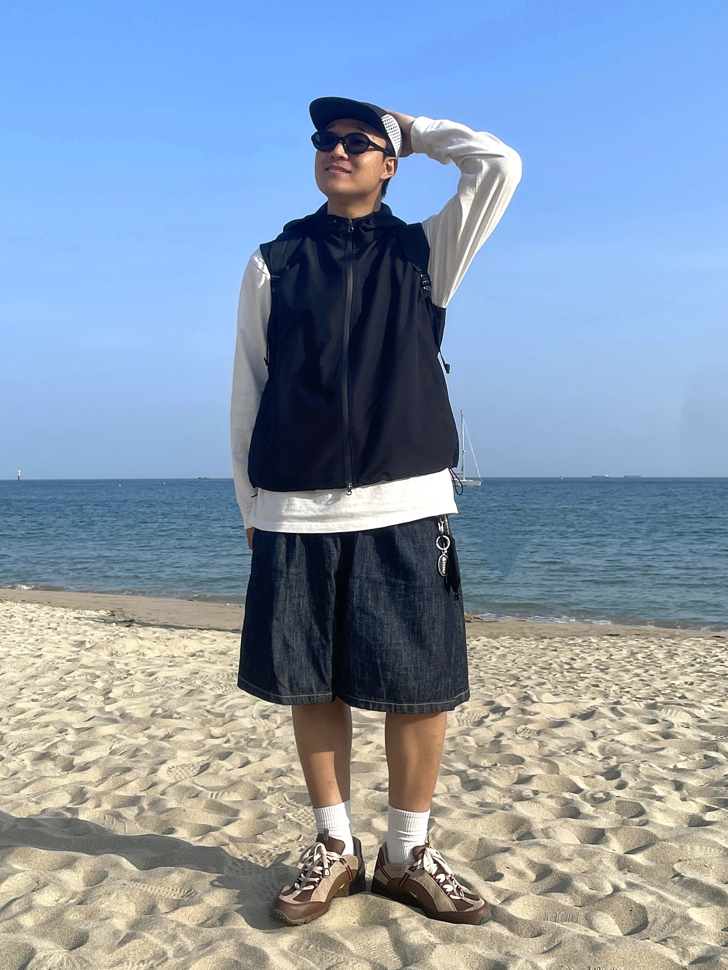 Helinox x Obey Camp Cap Black, Nike x Jacquemus Air Humara LX Ale Brown and Gold 착용 스타일 - 1