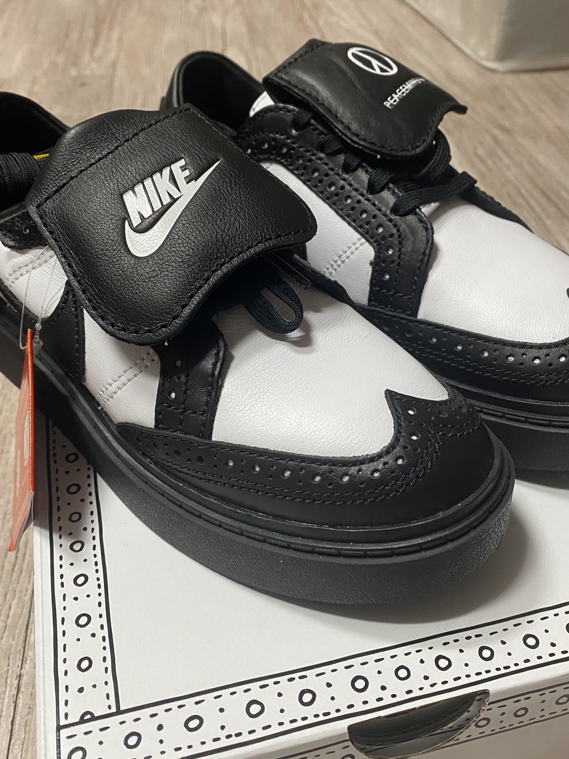 Nike x Peaceminusone Kwondo1 Black and White 착용 스타일 - 3