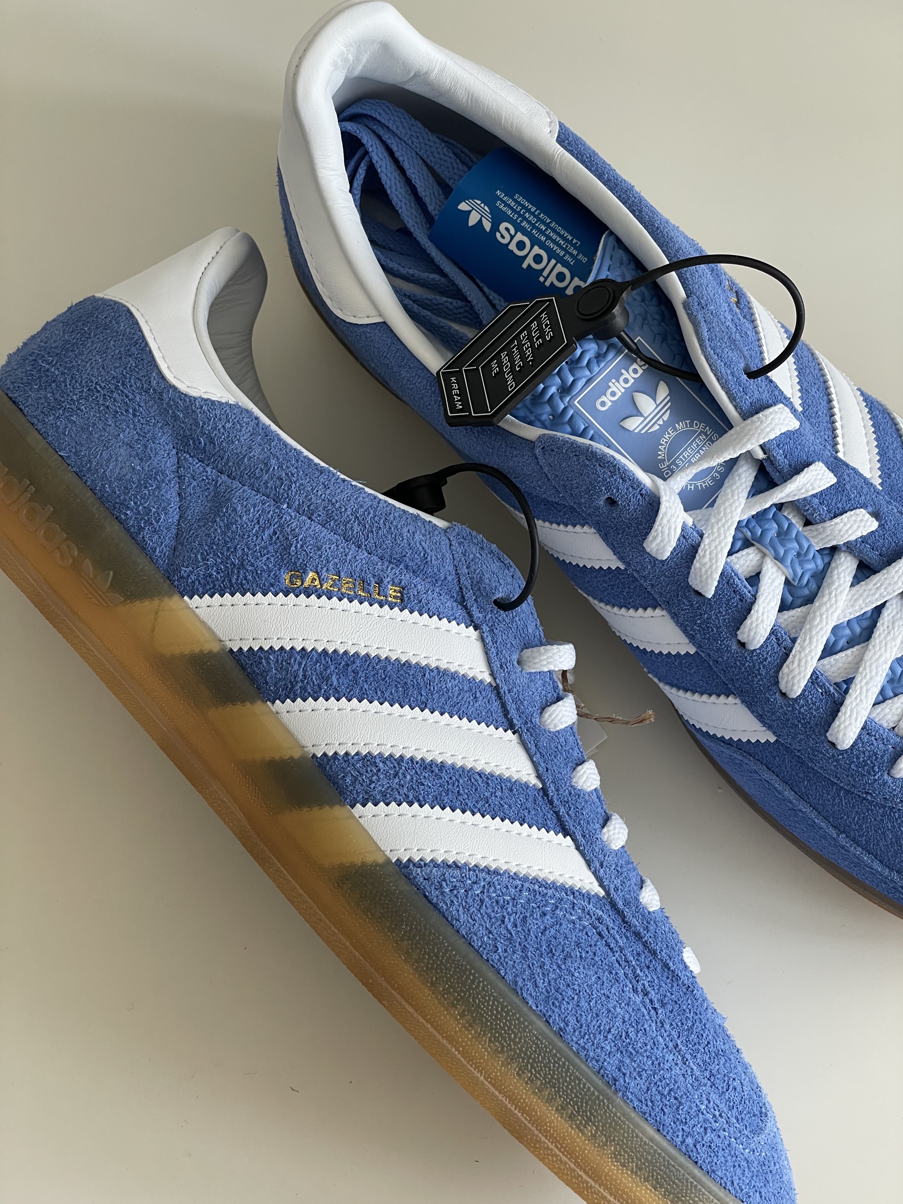 (W) Adidas Gazelle Indoor Blue Fusion Cloud White 착용 스타일 - 2