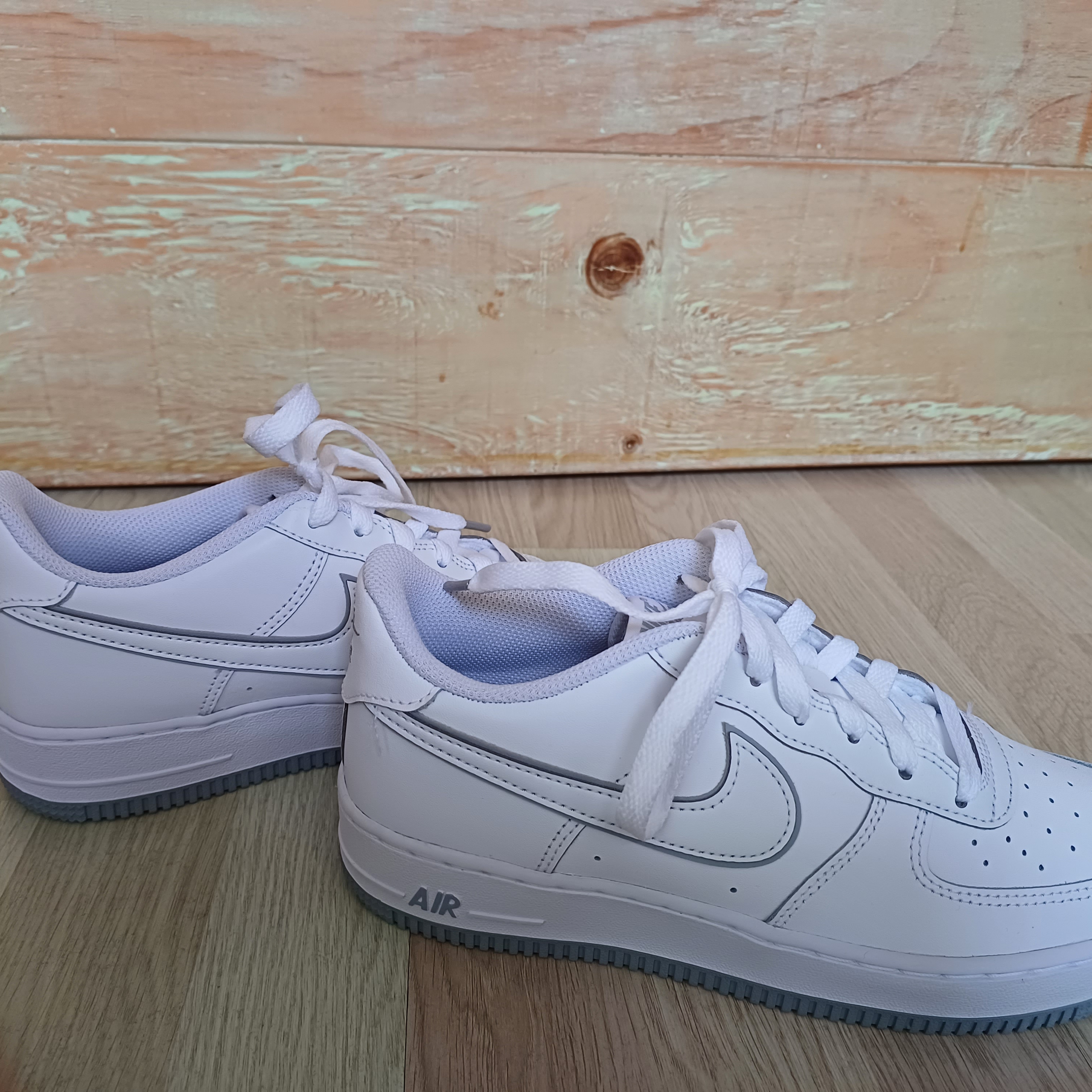 (GS) Nike Air Force 1 White Wolf Grey 착용 스타일 - 2
