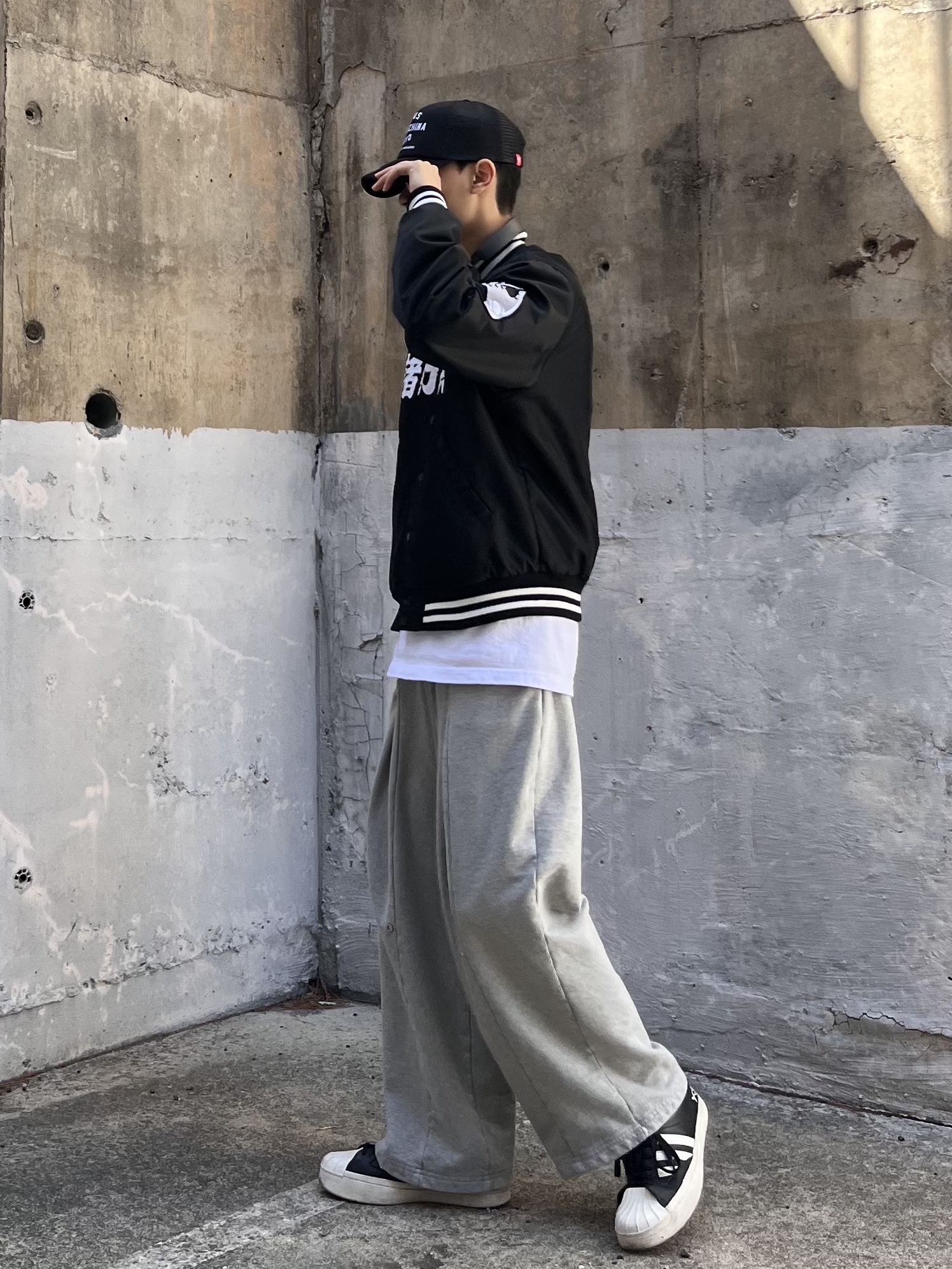 Y-3 Yohji Star Black White, Bang & Olufsen Beoplay HX Black Anthracite 착용 스타일 - 4